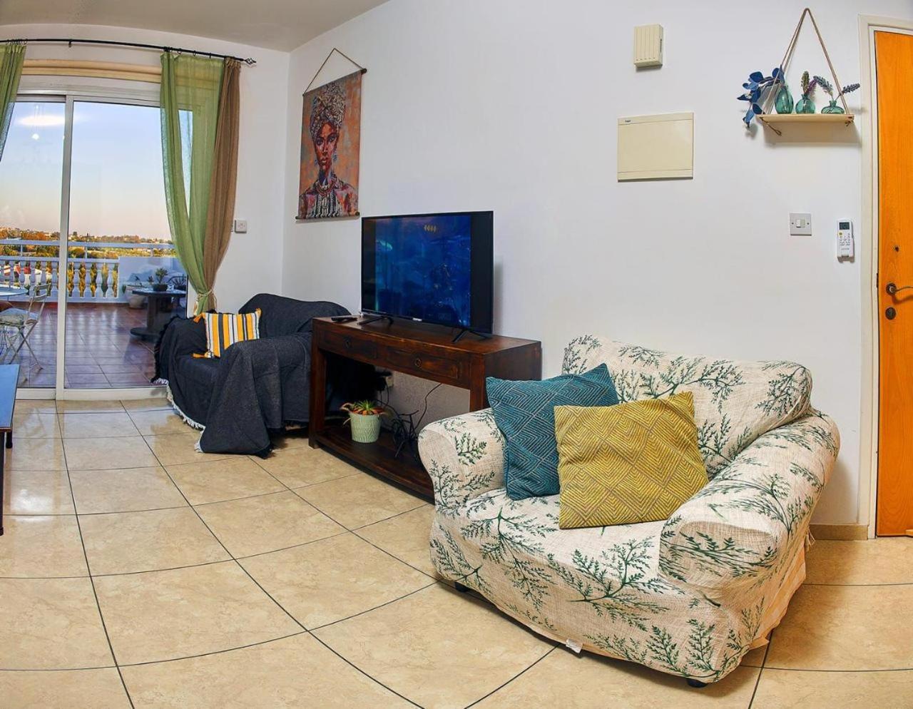 Golden Sunset Apartment