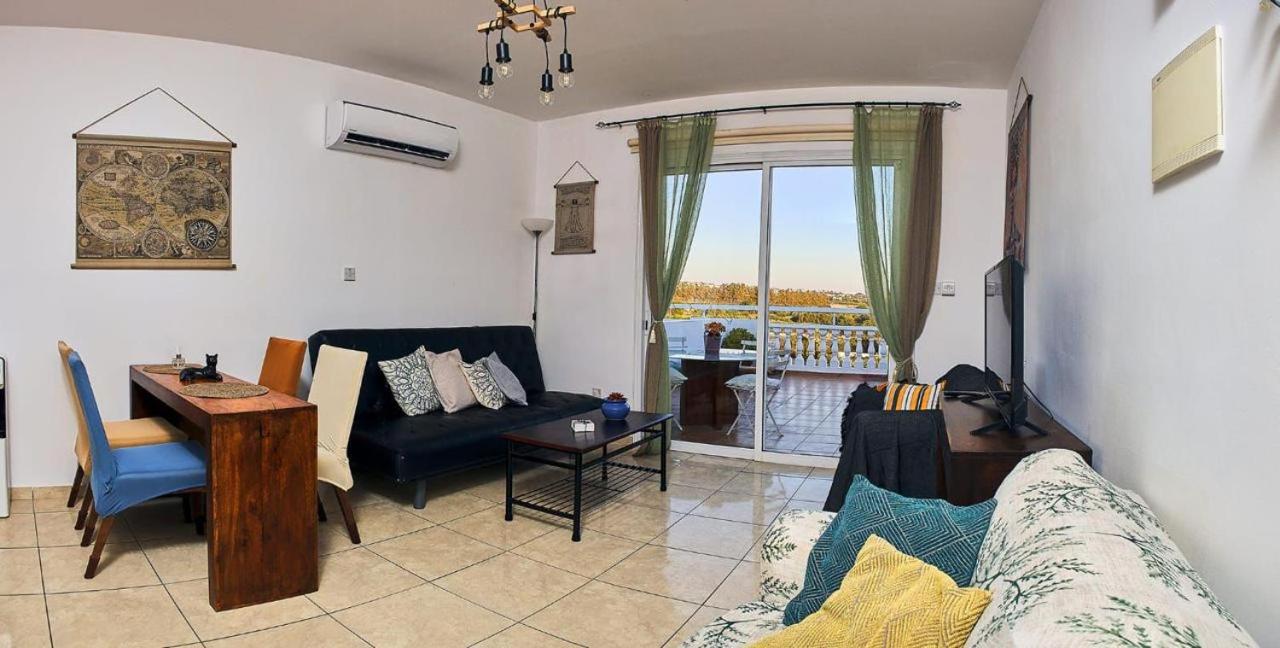 Golden Sunset Apartment