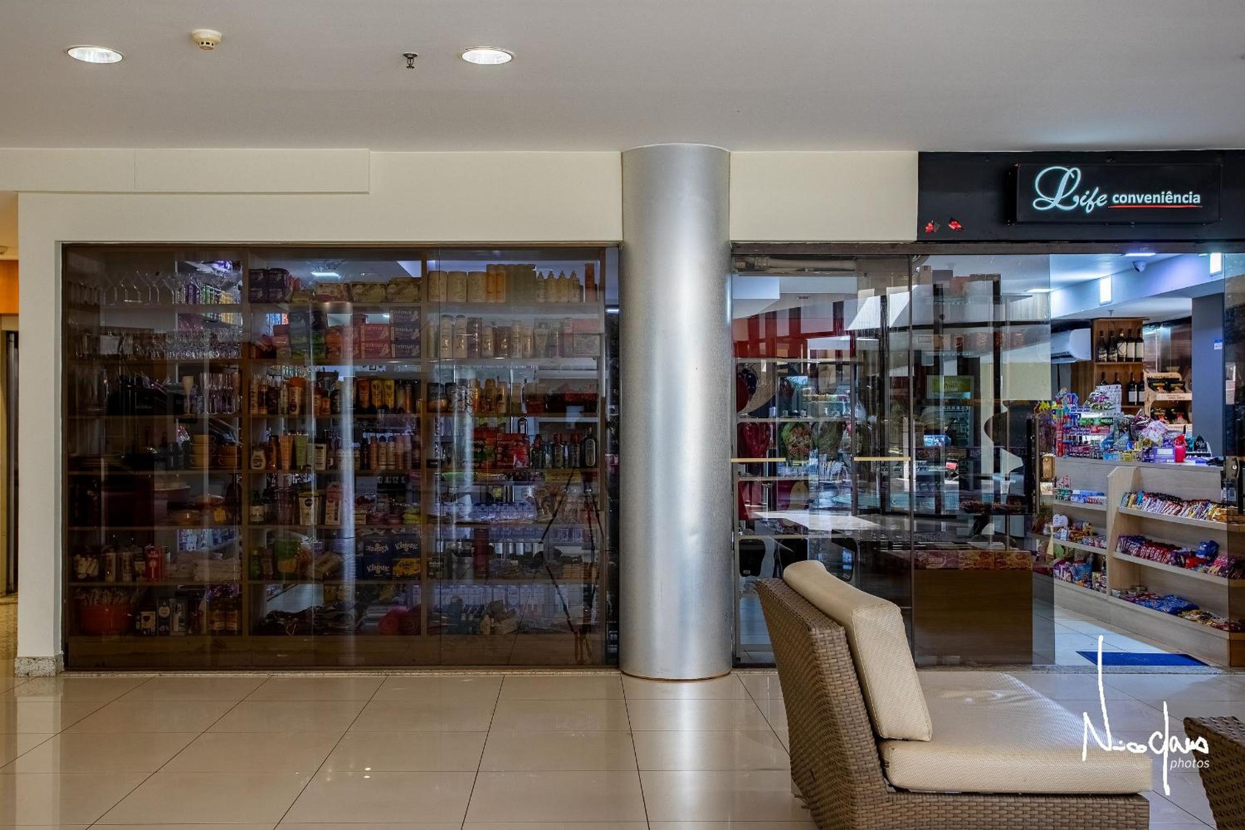 Life Resort beira lago próx a esplanada