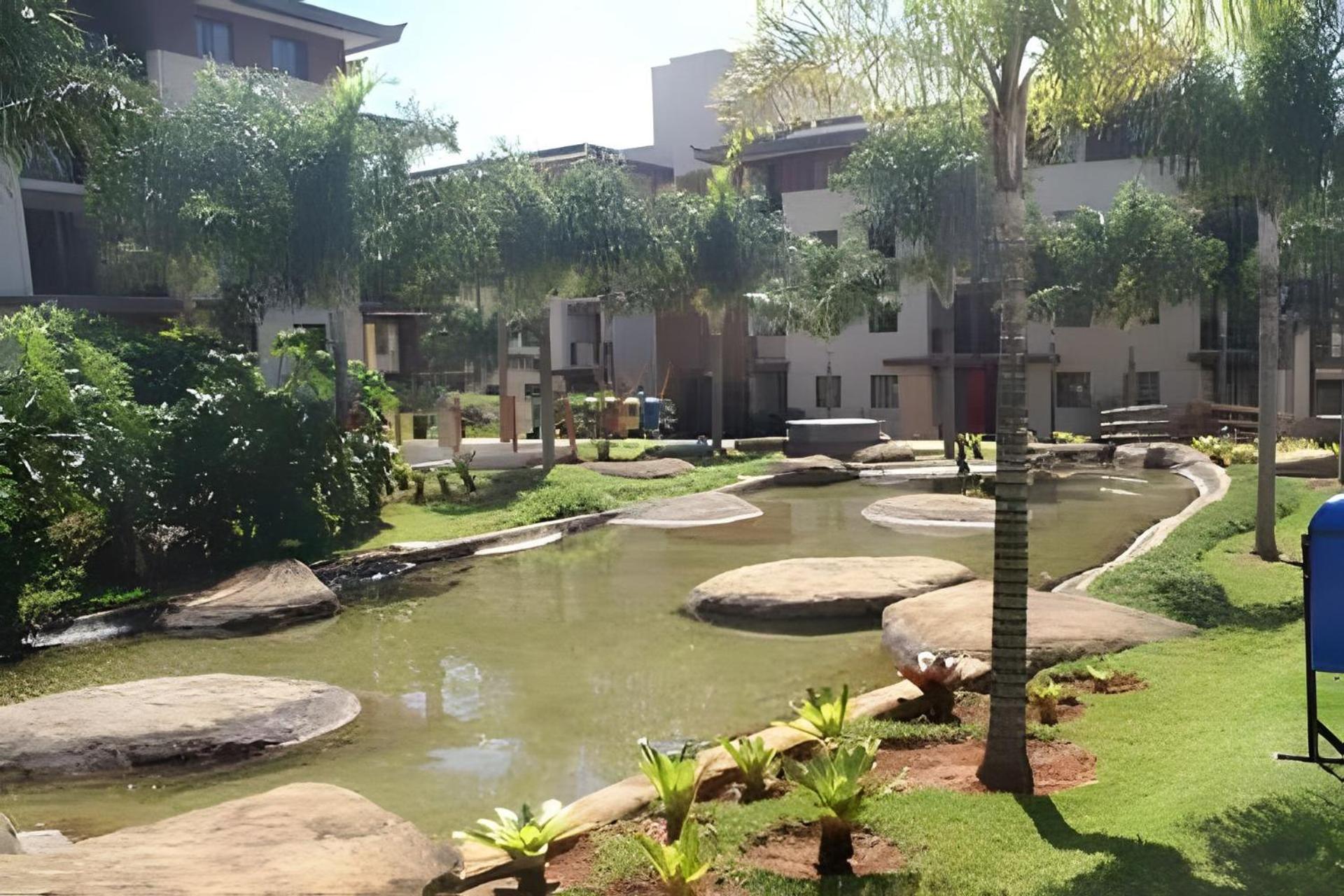 Life Resort beira lago próx a esplanada