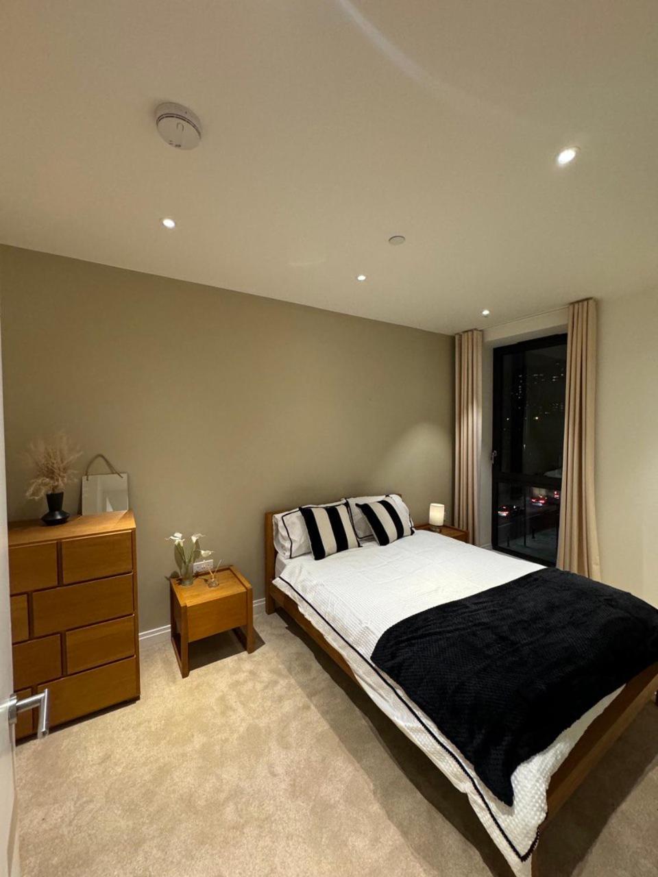 Air London City Airport 2 Bedroom Apartment view 3