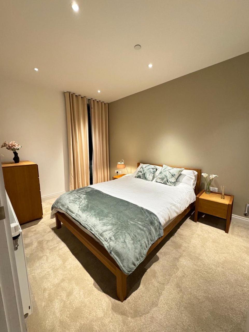 Air London City Airport 2 Bedroom Apartment view 4