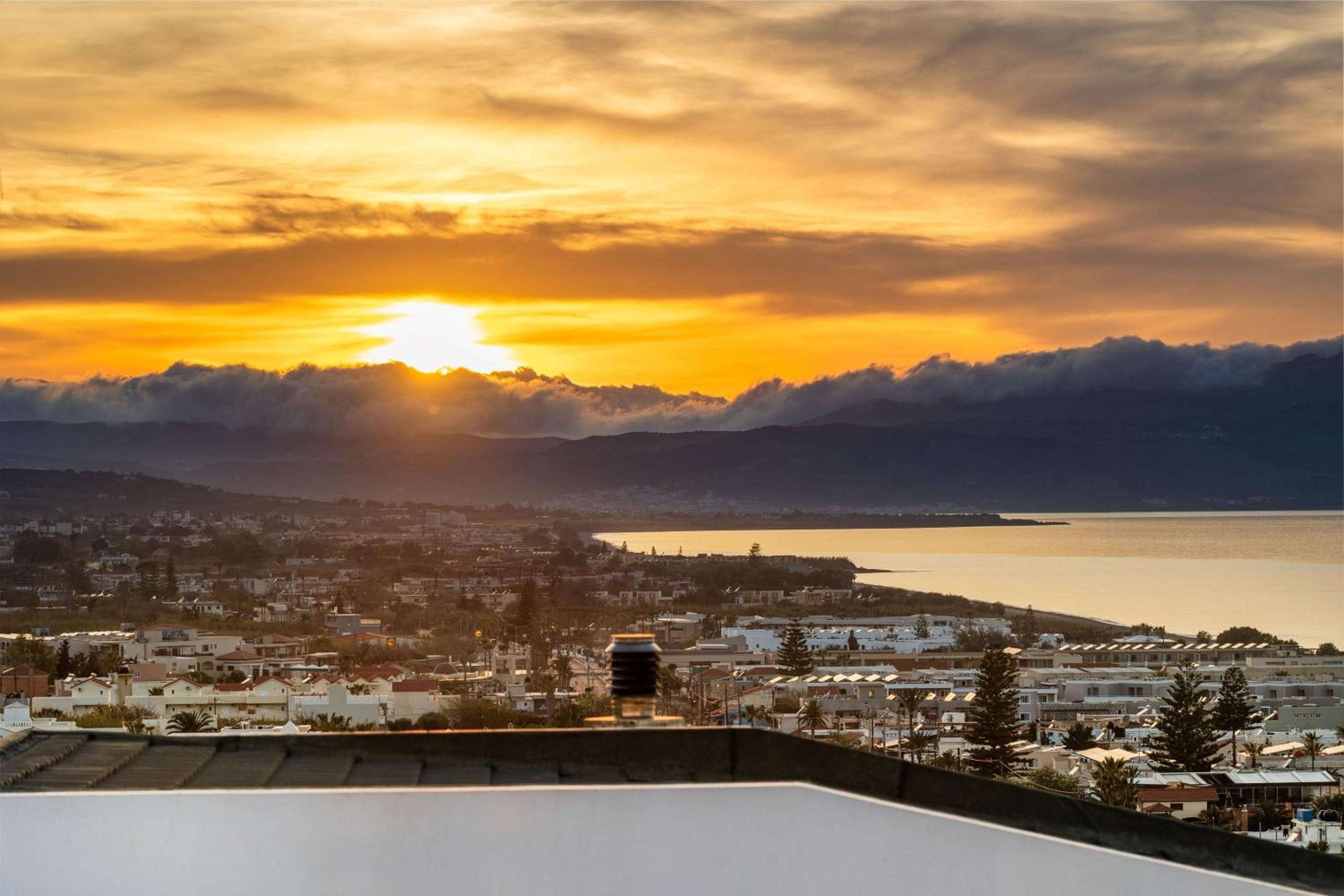 Sunset Apartment in Platanias