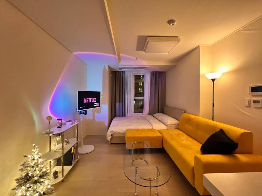 hotel room