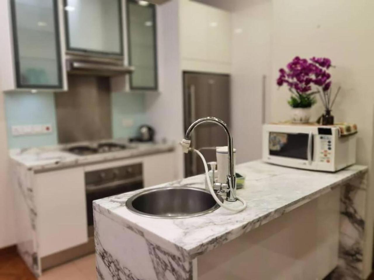 WHITE HOUSE STRAITS QUAY MARINA LUXURY STAY GURNEY photo 3