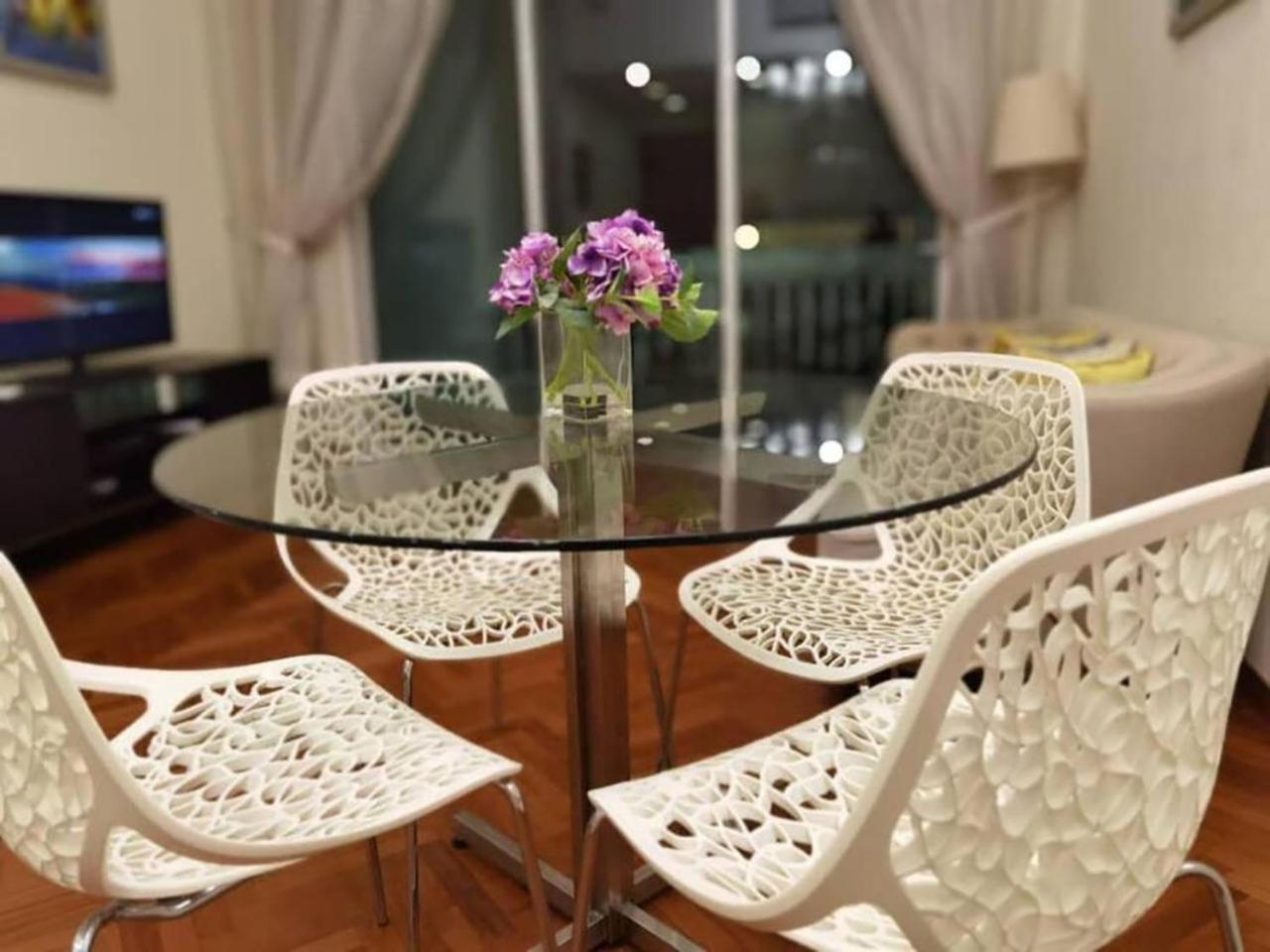 WHITE HOUSE STRAITS QUAY MARINA LUXURY STAY GURNEY photo 2