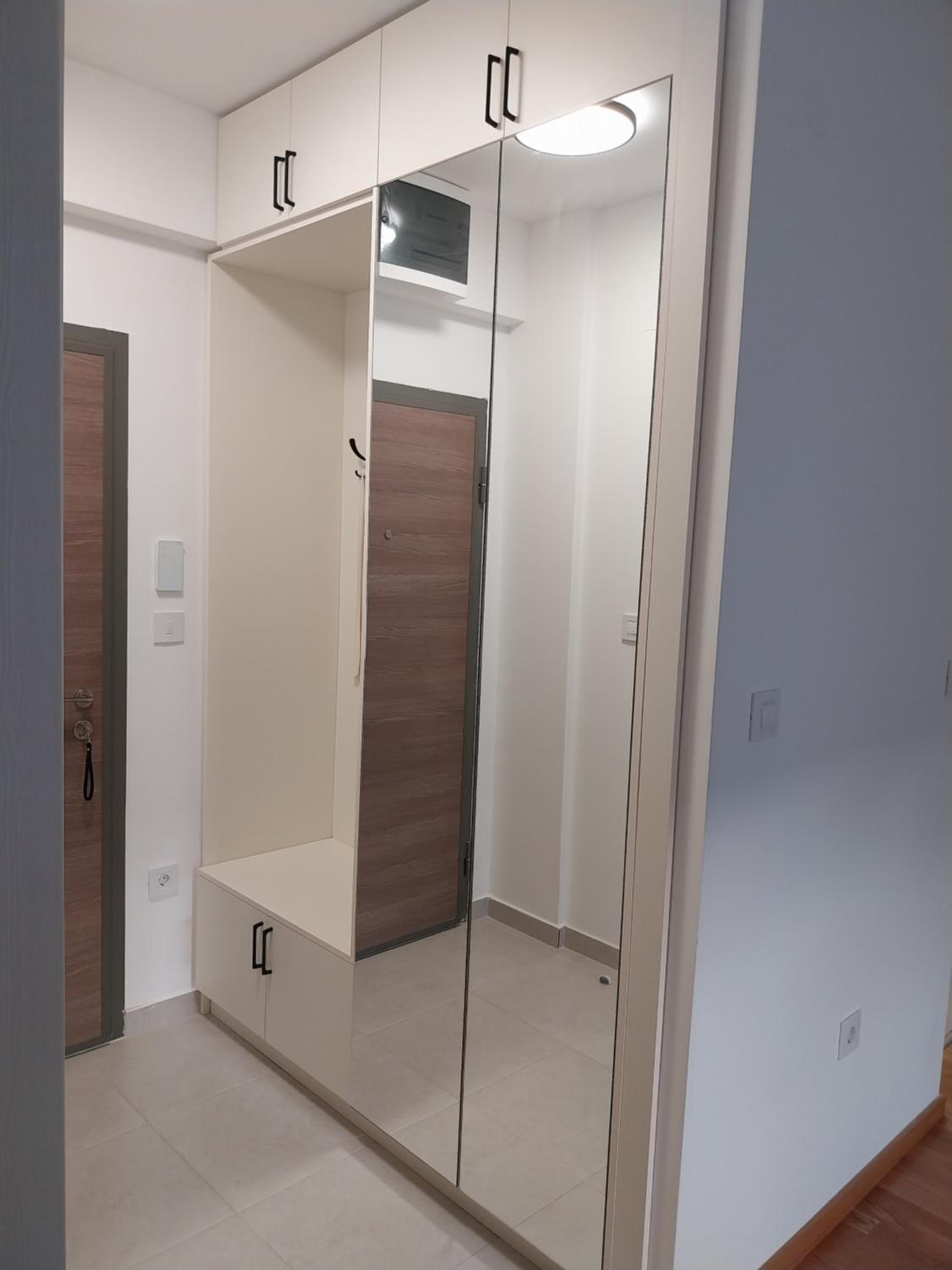 NYC Apartman with garage view 3