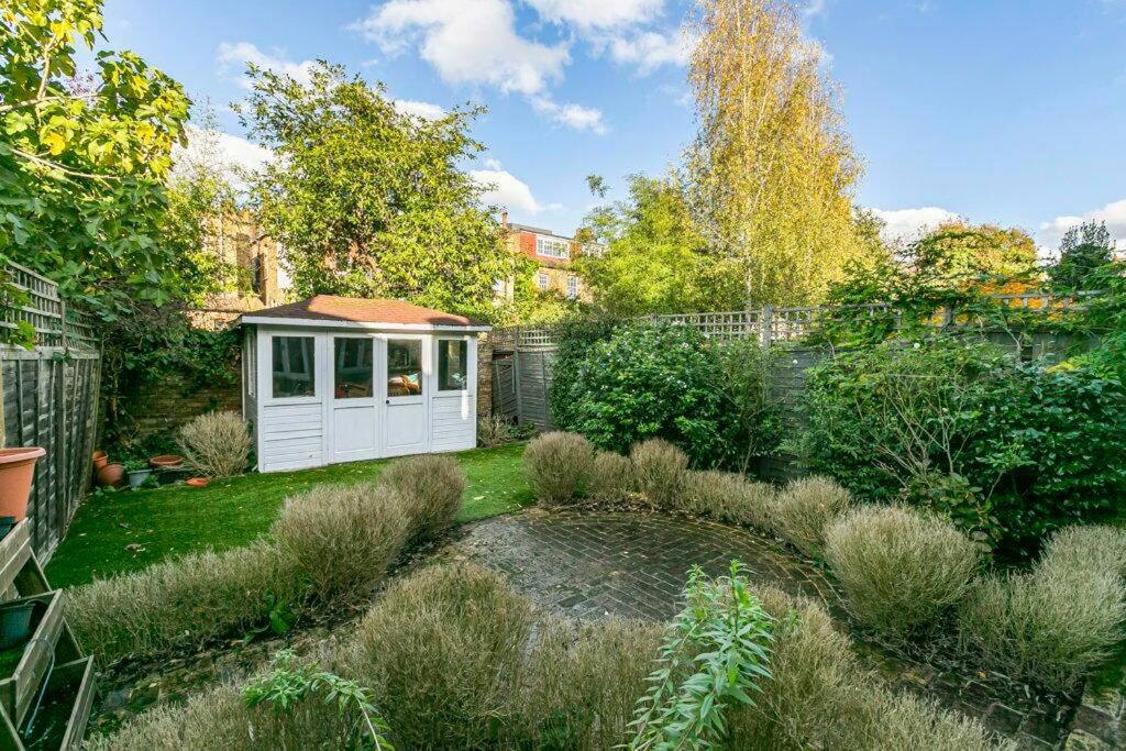 5-Bed Family Retreat in Chiswick