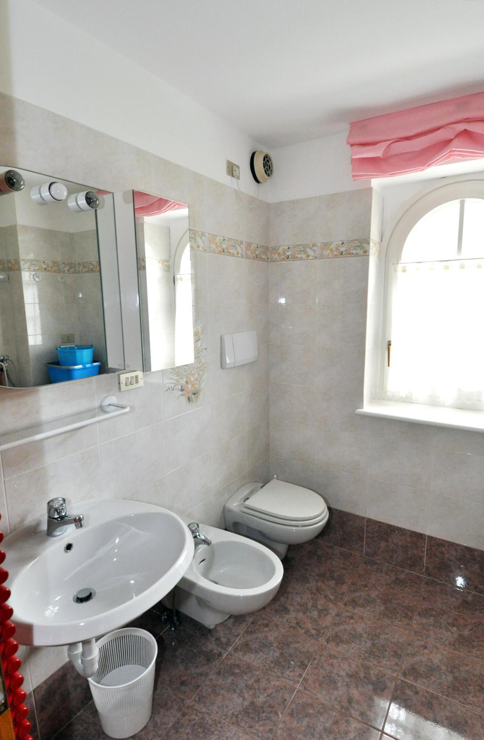Photo 51