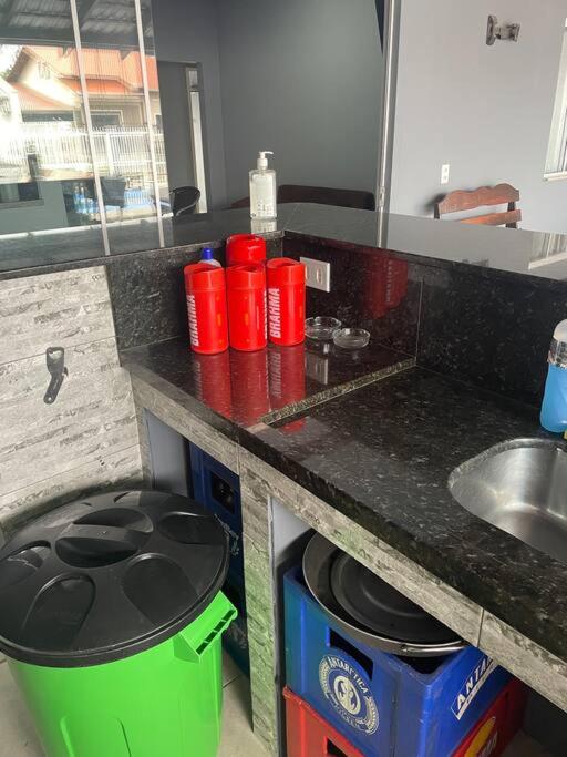 Recanto Salinas - Casa alto padrão a 350mts da praia