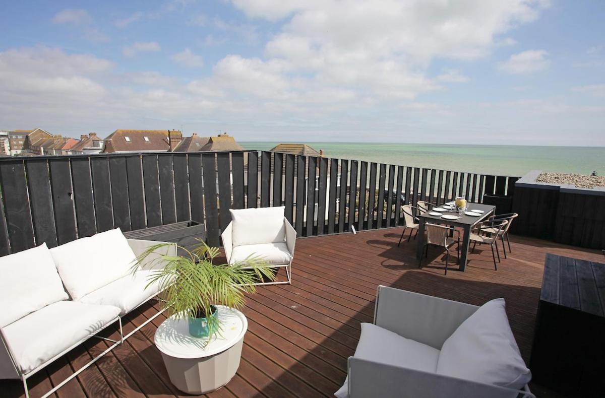 SLR-98 Beach Penthouse · Spectacular 4 BR Beachfront Penthouse view 2