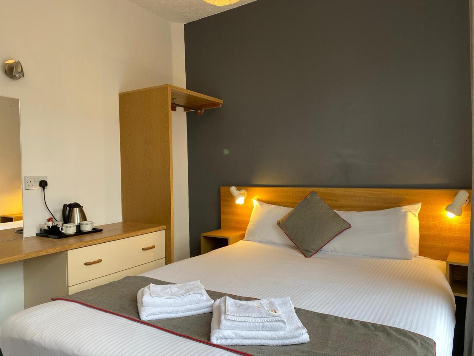 Alumhurst Hotel