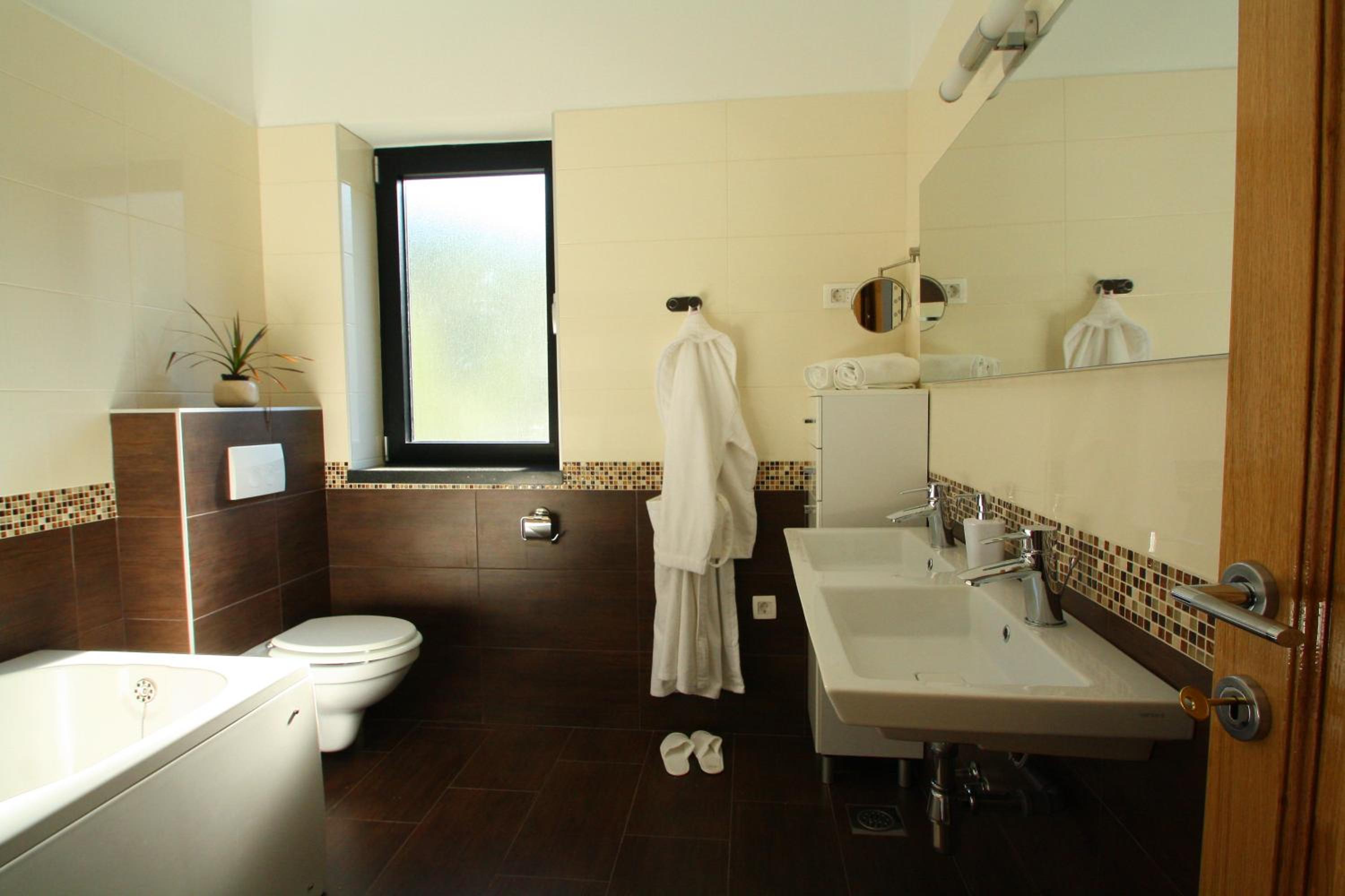 Vila Hera Korčula, Special one, pool, right on the sea,parking, 8 people