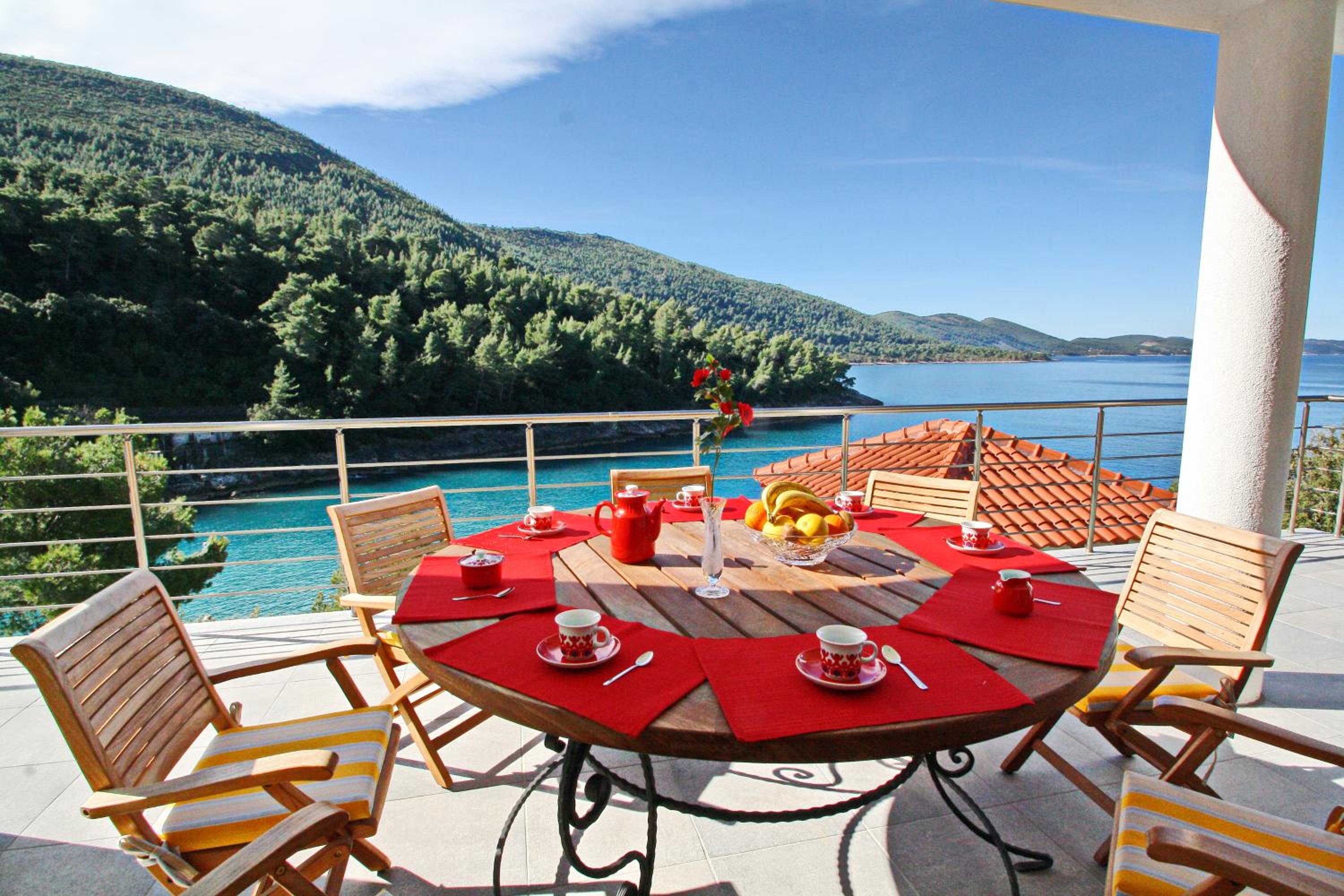 Vila Hera Korčula, Special one, pool, right on the sea,parking, 8 people