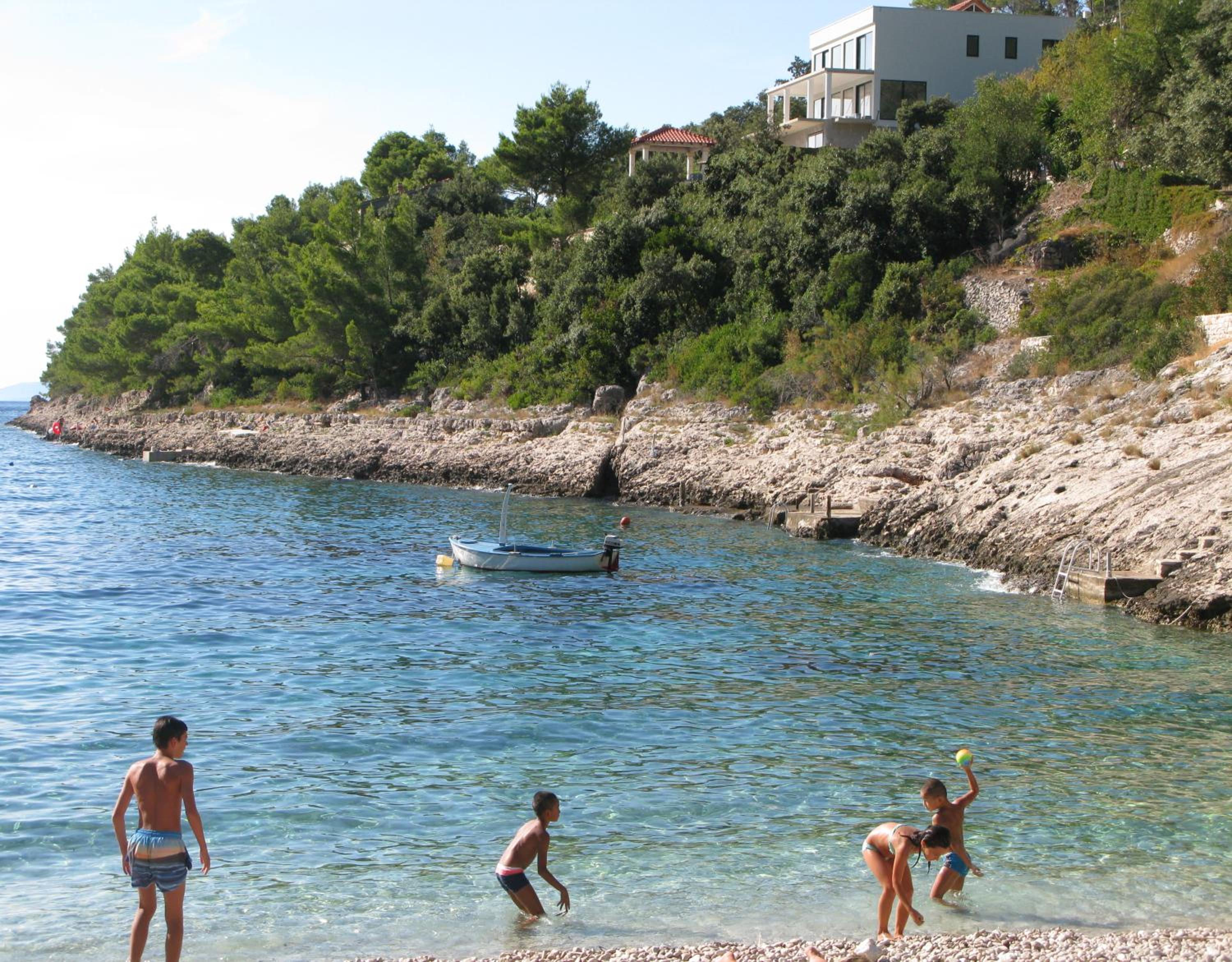 Vila Hera Korčula, Special one, pool, right on the sea,parking, 8 people