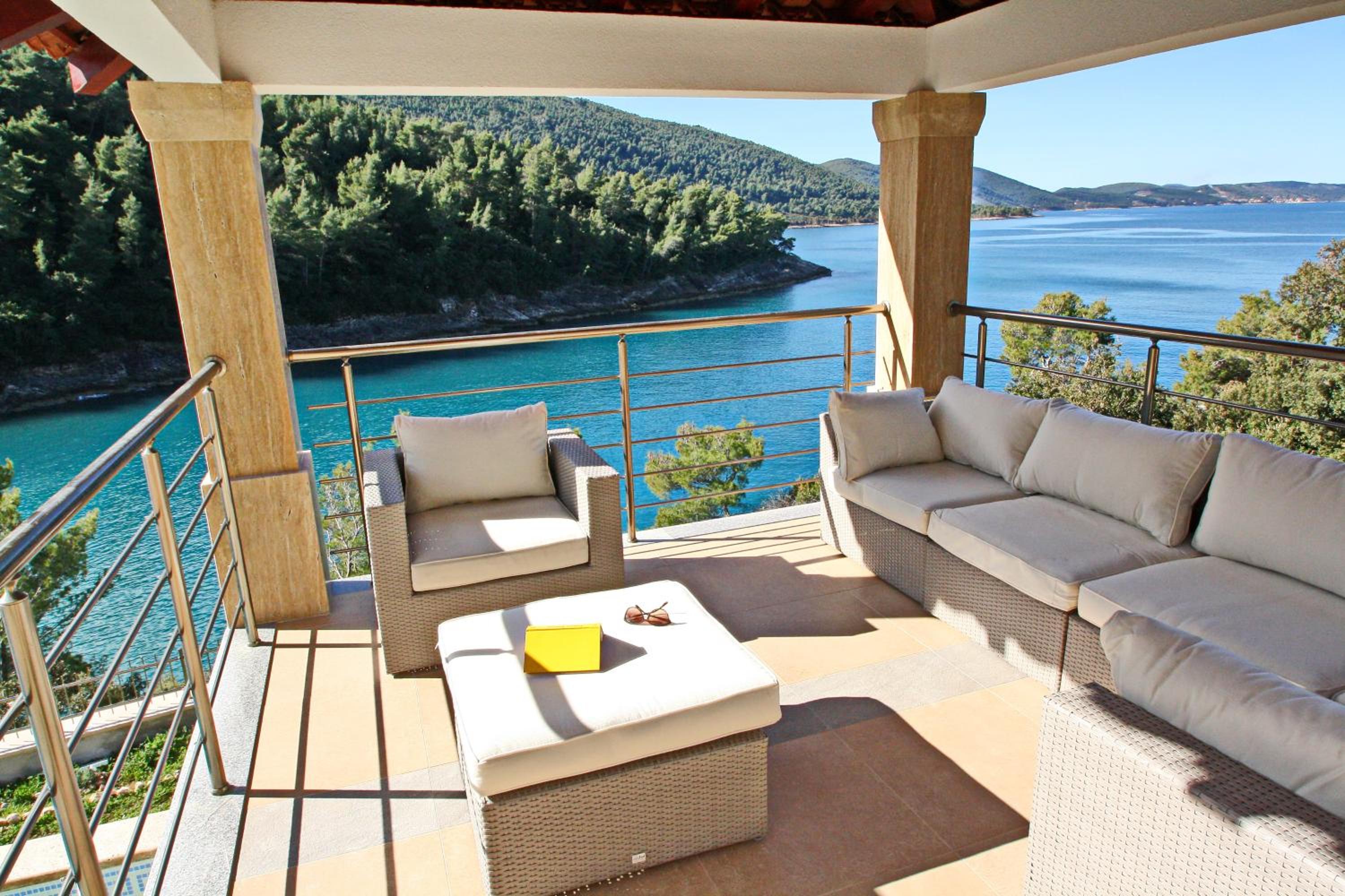 Vila Hera Korčula, Special one, pool, right on the sea,parking, 8 people