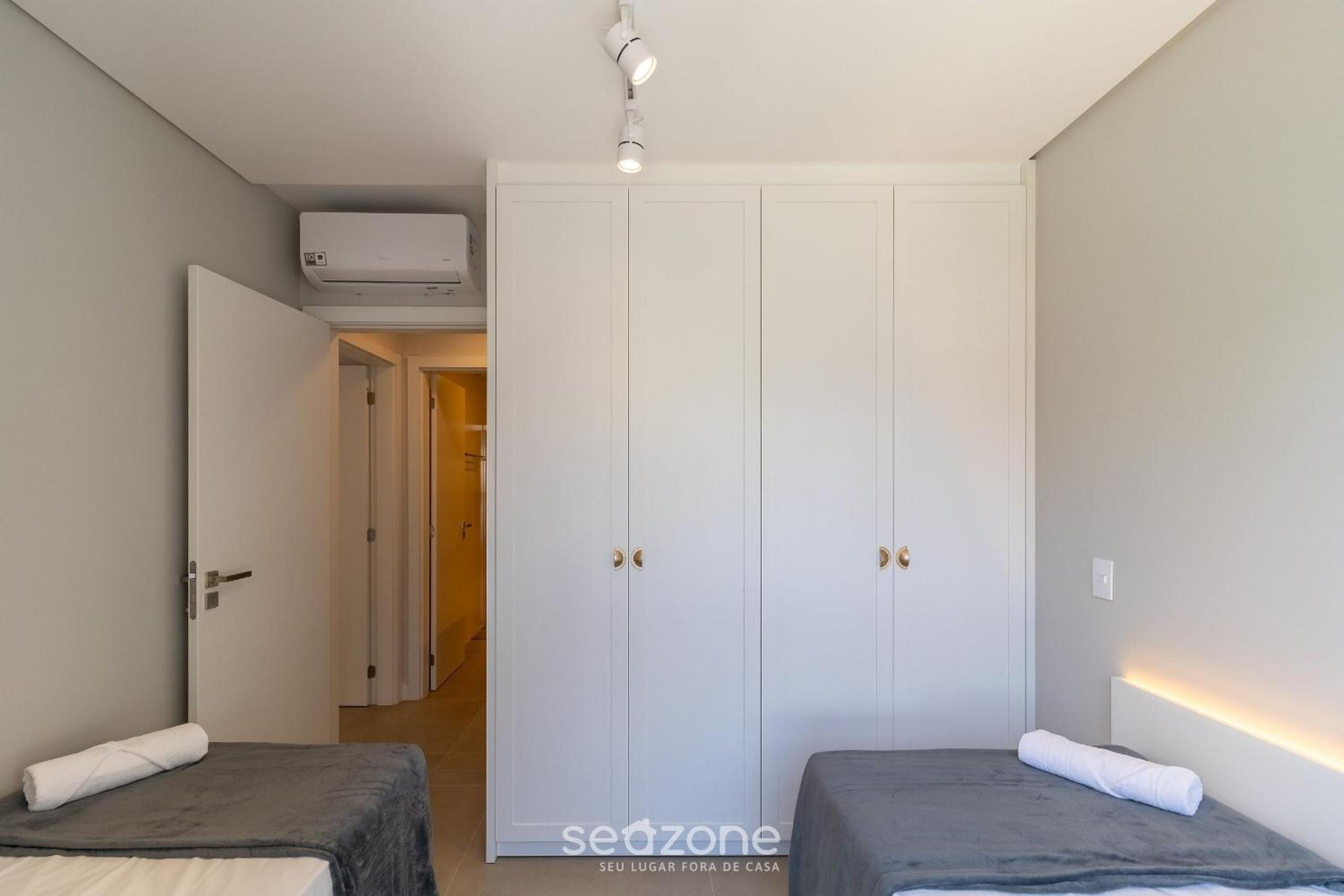 Cond Apartments Vila do Lago in Jurerê - VLO