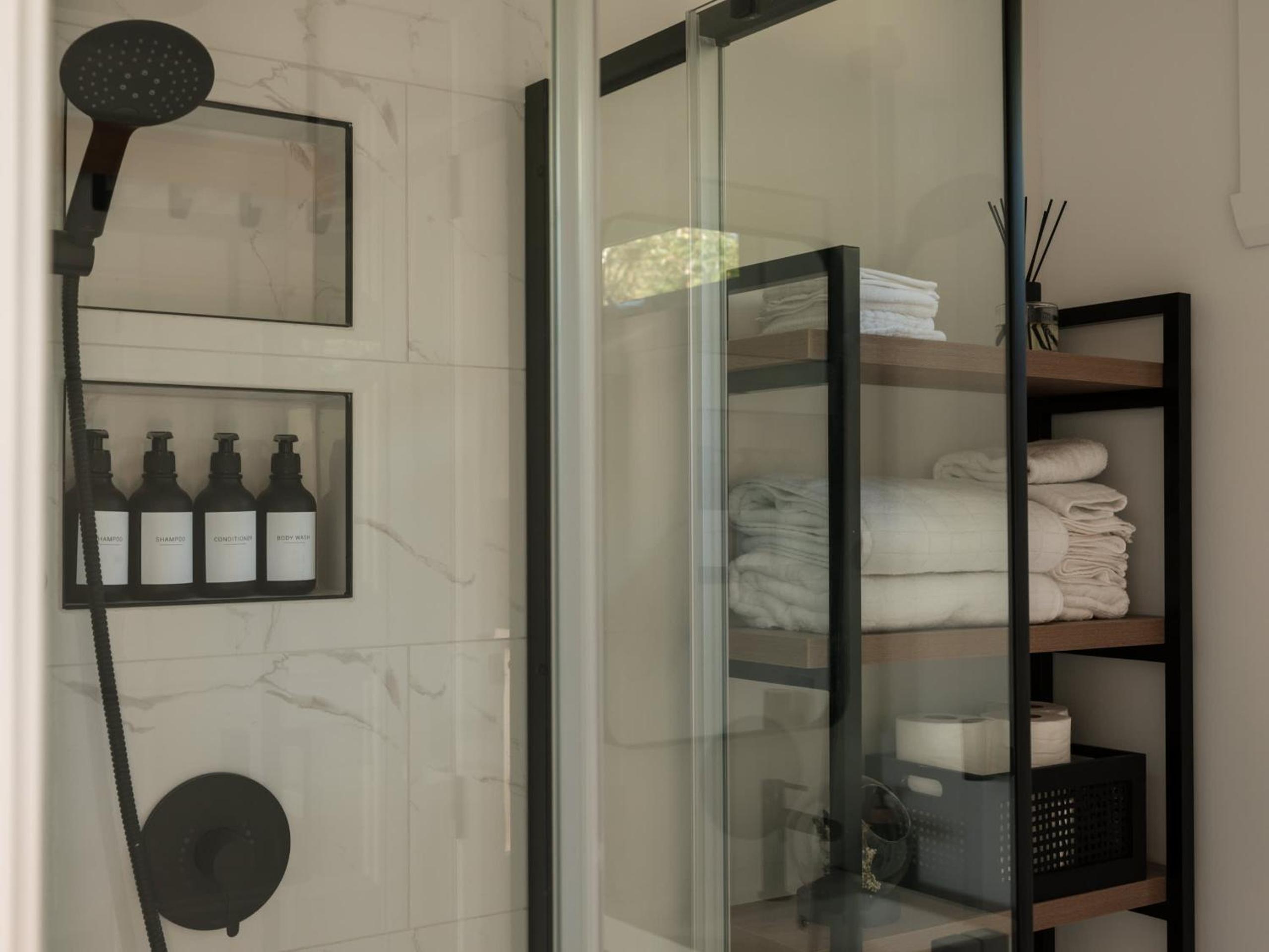 Chalet MonVue - Serenity in the Heart of Nature