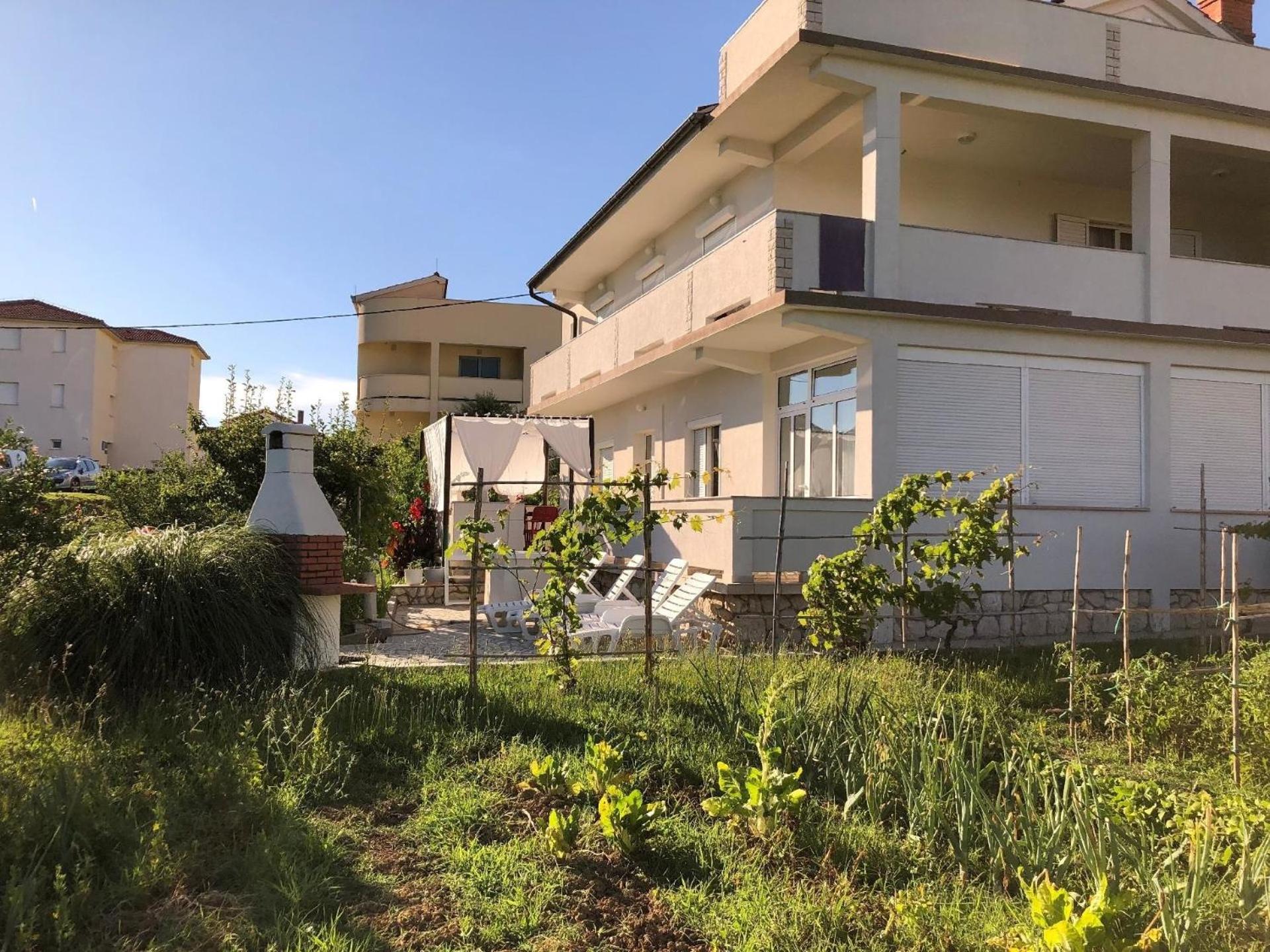 Erdgeschosswohnung Mit Terrasse Für Sechs Personen