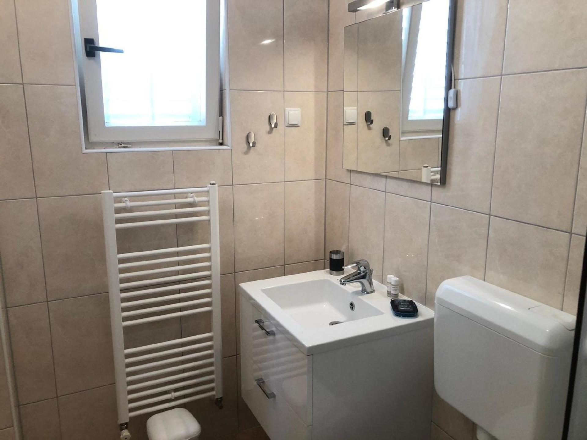 Erdgeschosswohnung Mit Terrasse Für Sechs Personen