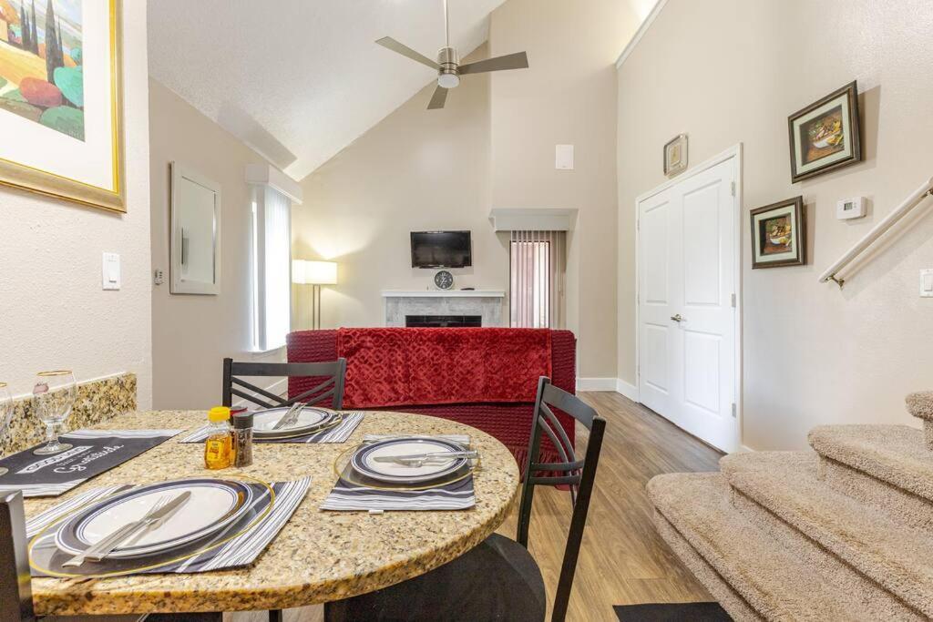 Tranquil Haven 2BD 2BA Paradise 10min to Orlando's Best Theme Parks