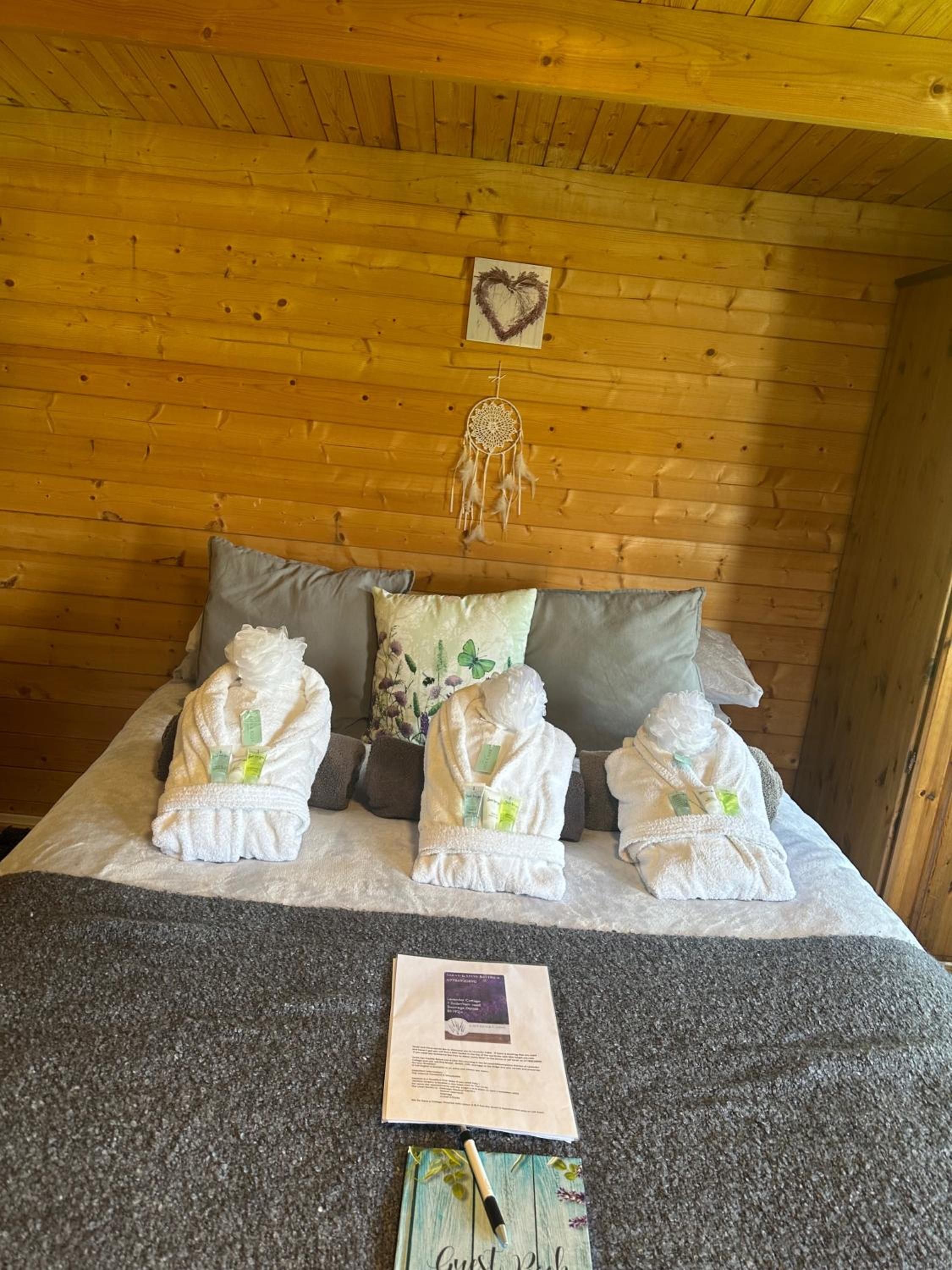 Glamping Cabin - Great for Hikers - Breakfast inc! view 2