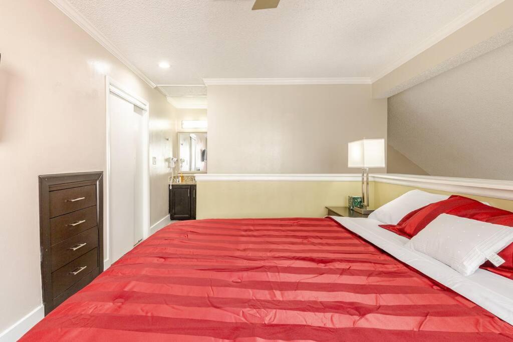 Tranquil Haven 2BD 2BA Paradise 10min to Orlando's Best Theme Parks