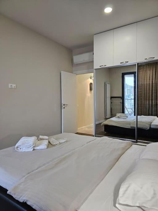 Tbilisi garden one bedroom with pool view 3