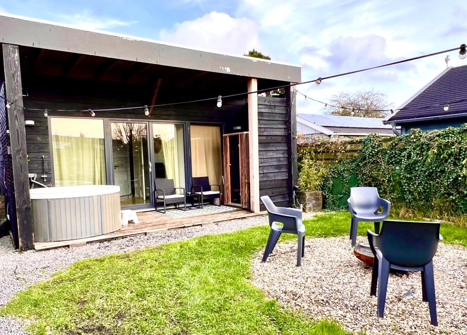 Cozy wellness family house with private garden & jacuzzi & sauna between Amsterdam Haarlem and Schiphol Airport view 4