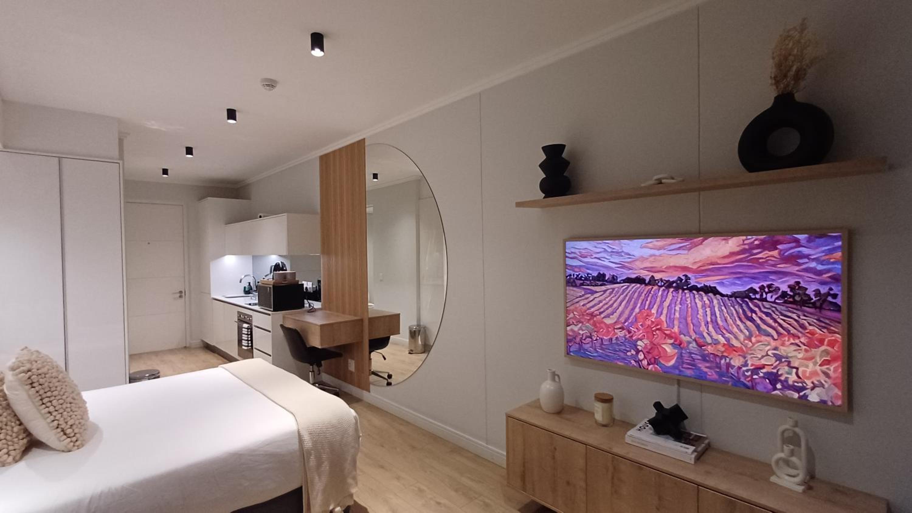 Cozy Stay at The Ellipse Midrand