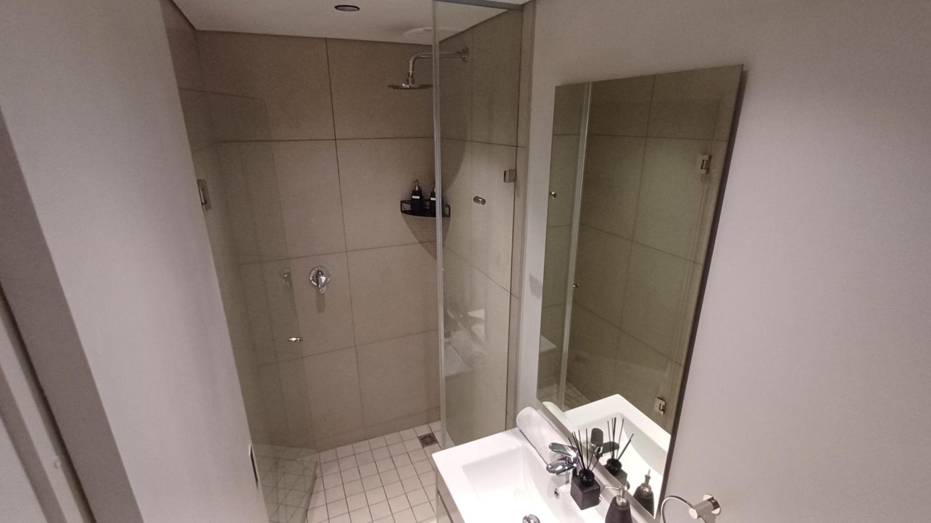 Cozy Stay at The Ellipse Midrand
