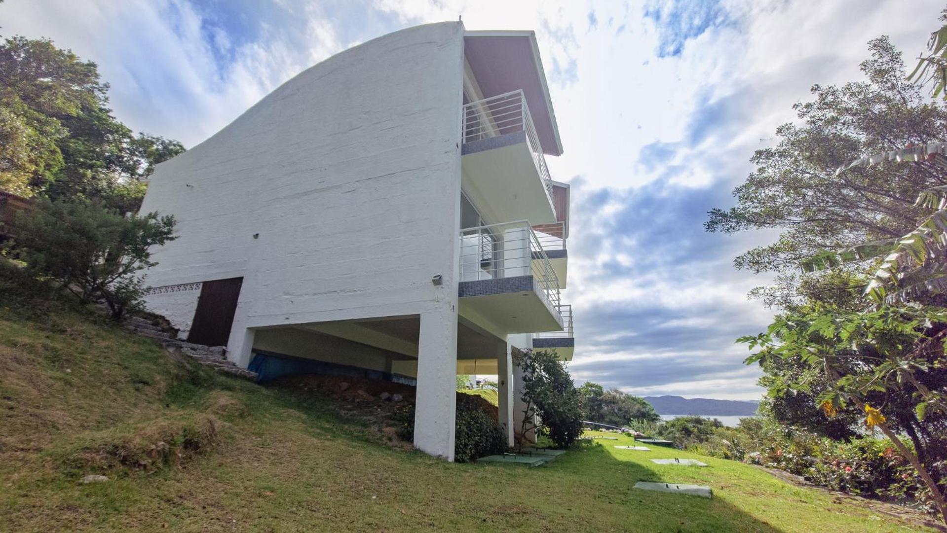Loft Studio Vista Mar no Sambaqui HJ1817