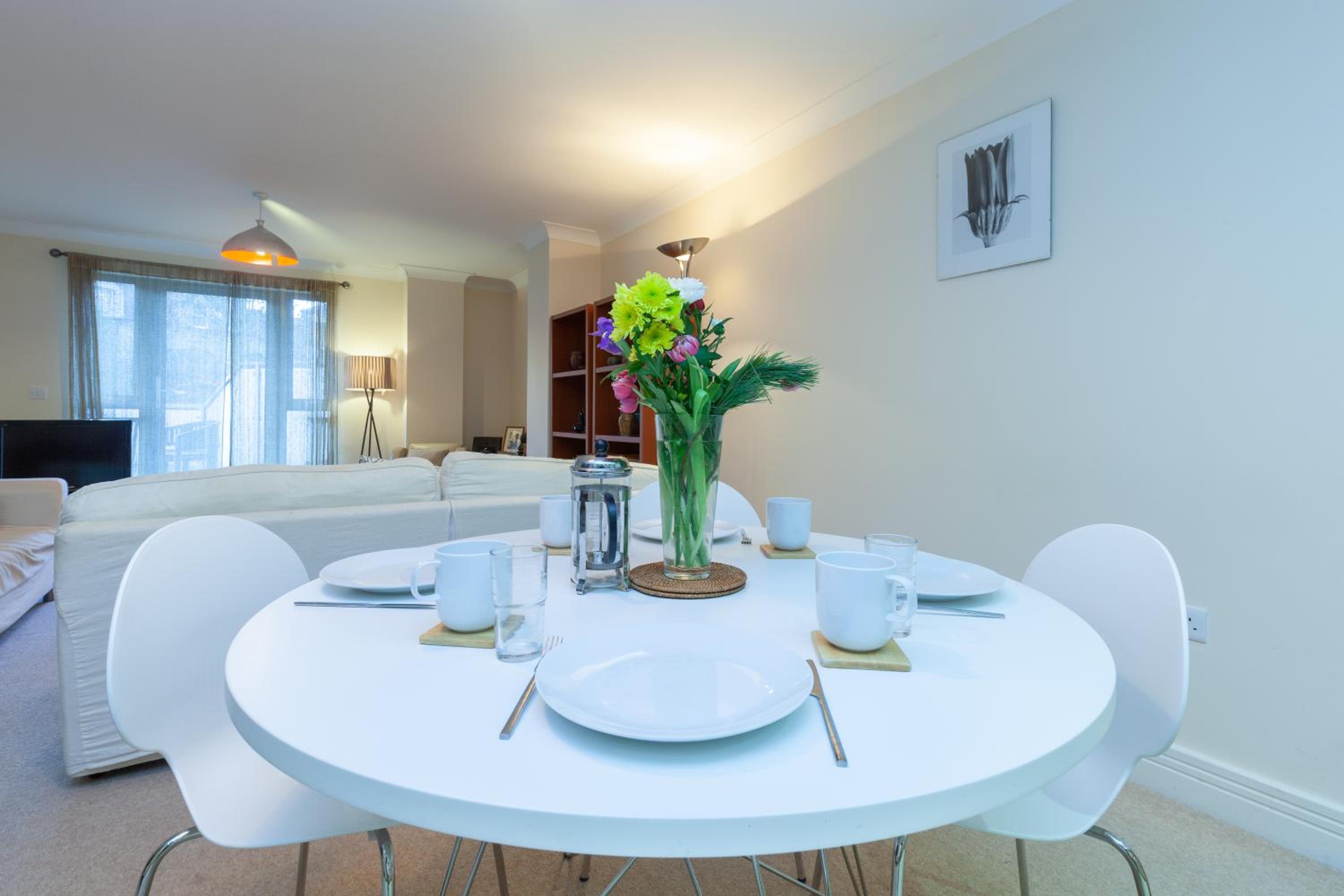 Oxford Vacations - Two-bedroom apartment in Jericho (oxskfh) - Property Image 1