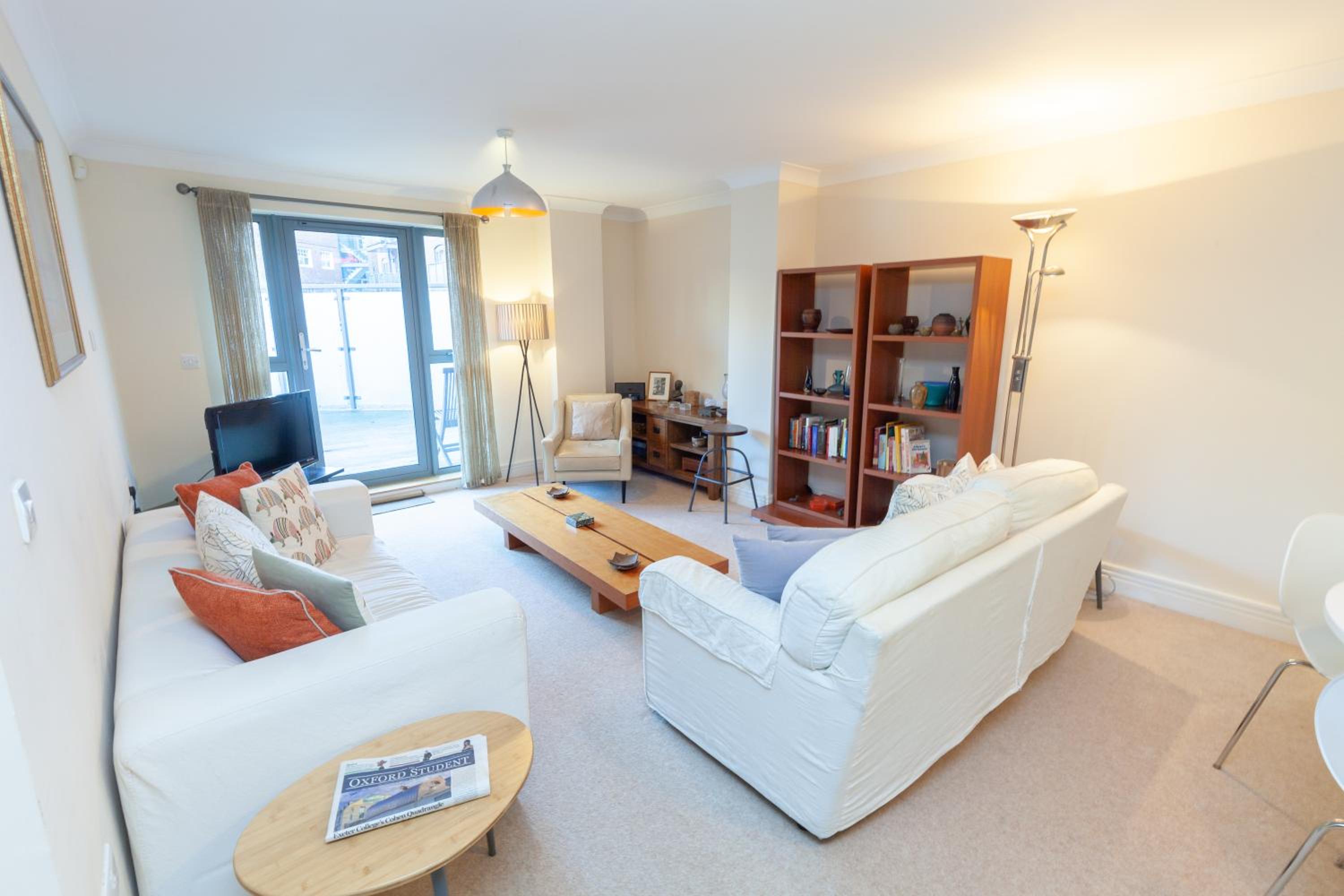 Oxford Vacations - Two-bedroom apartment in Jericho (oxskfh) - Property Image 17