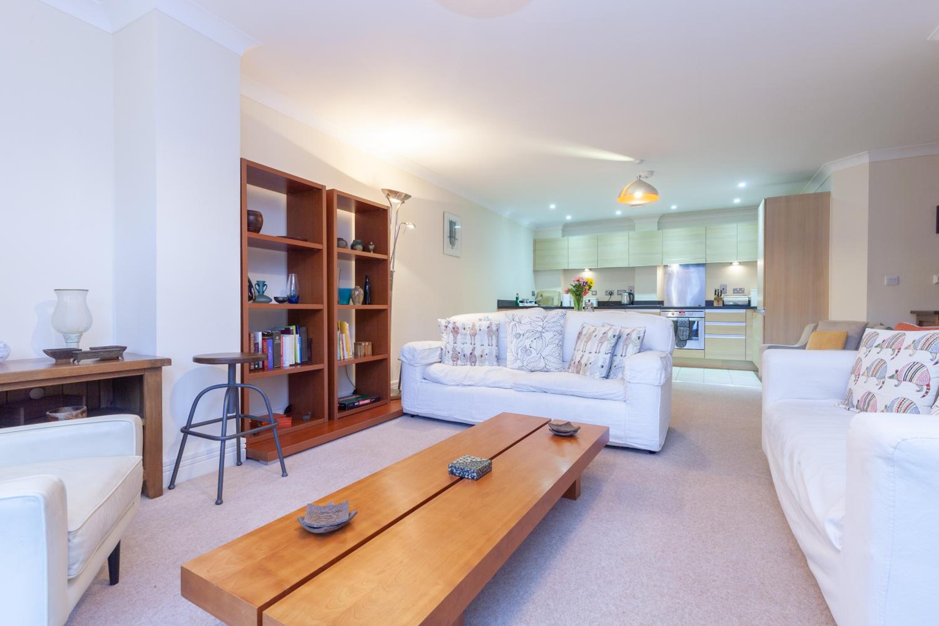 Oxford Vacations - Two-bedroom apartment in Jericho (oxskfh) - Property Image 19