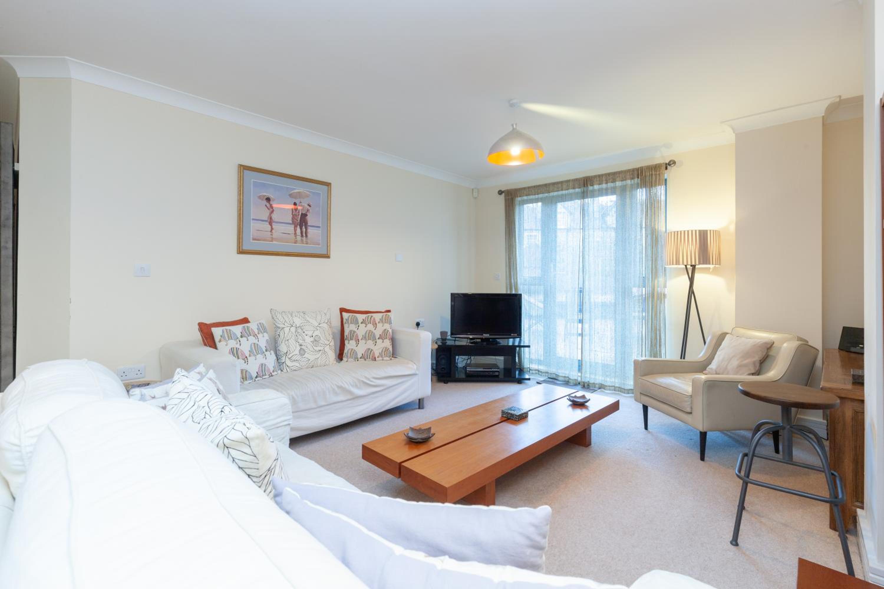 Oxford Vacations - Two-bedroom apartment in Jericho (oxskfh) - Property Image 23