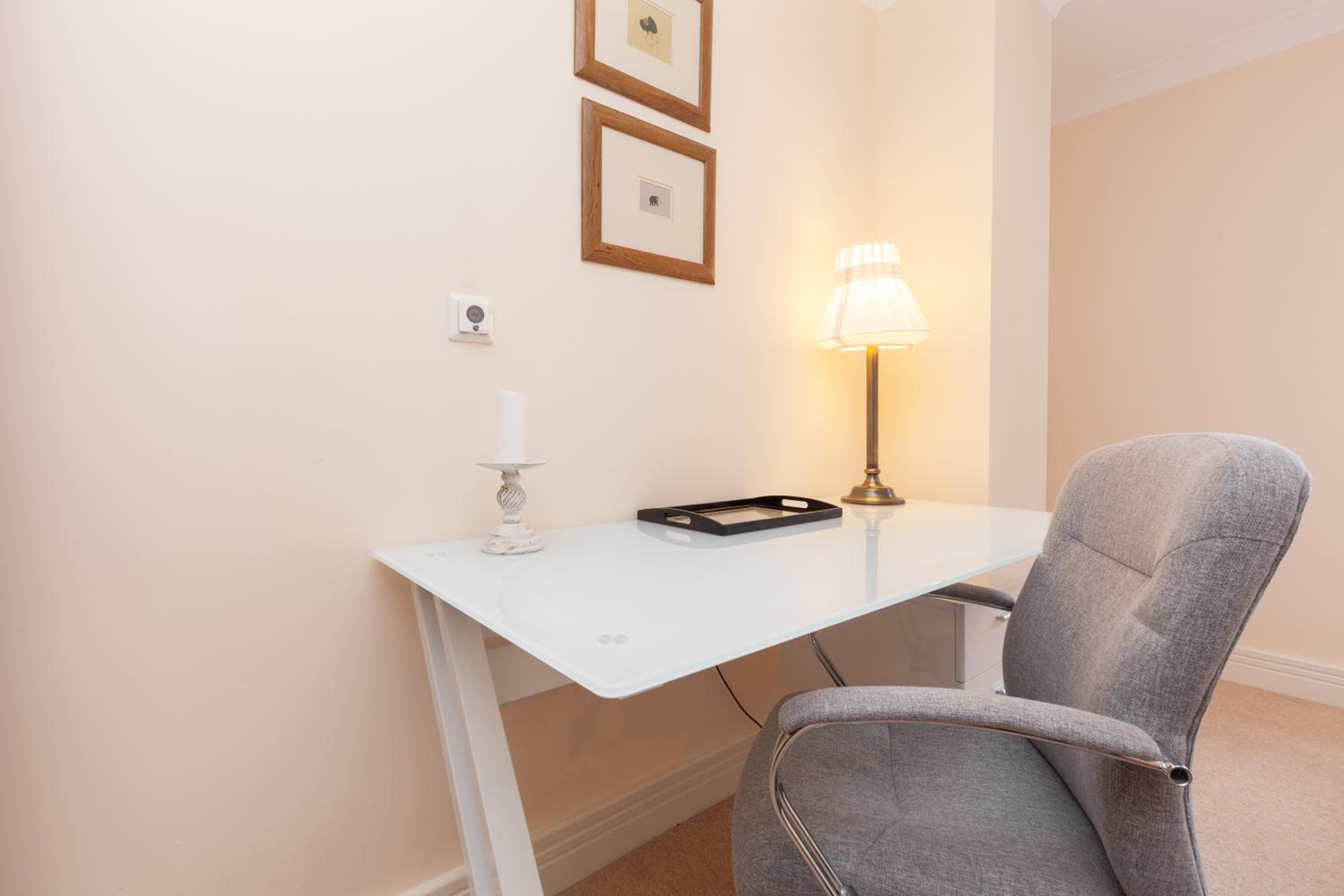 Oxford Vacations - Two-bedroom apartment in Jericho (oxskfh) - Property Image 5