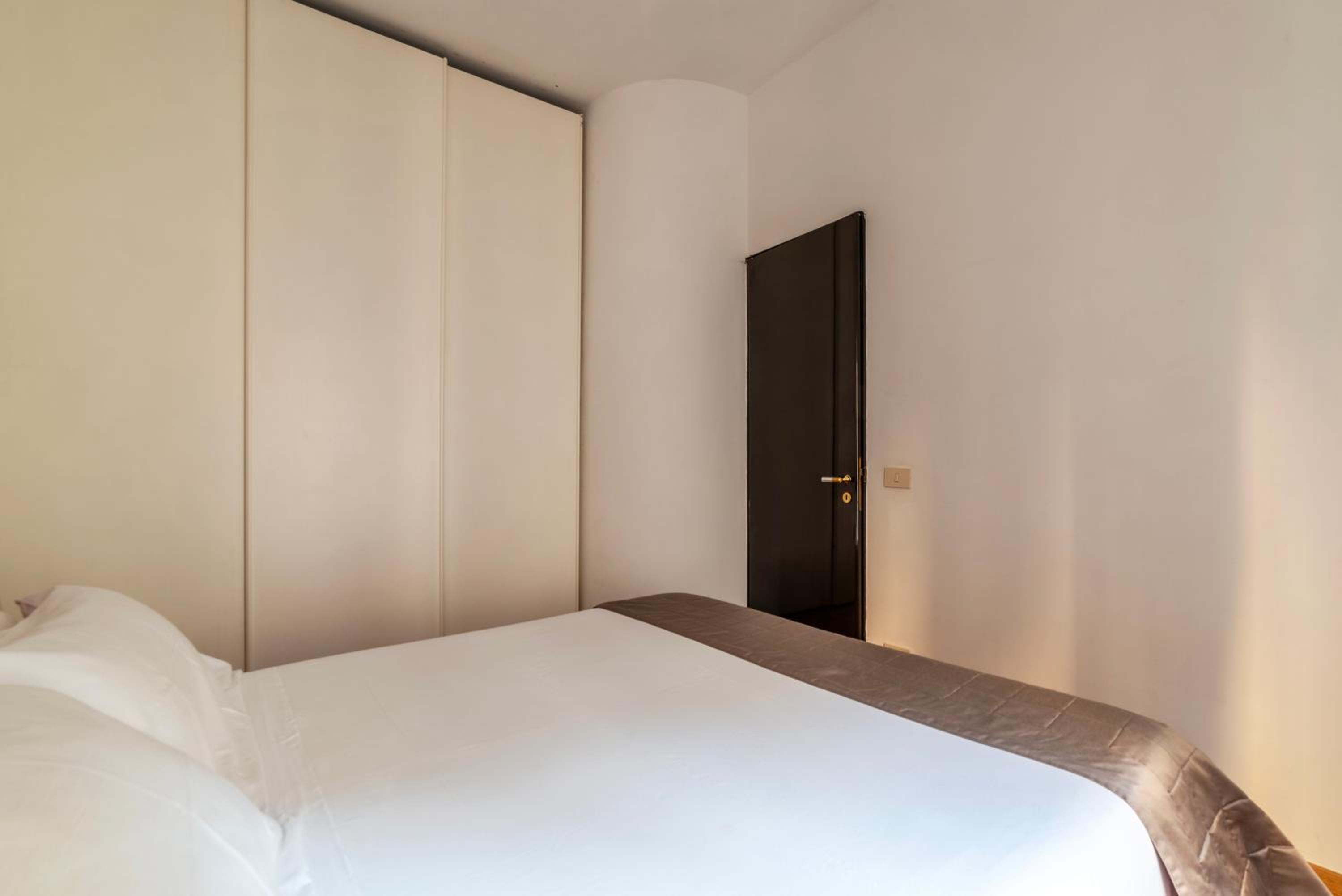 Via del Piè di Marmo Private Apartment
