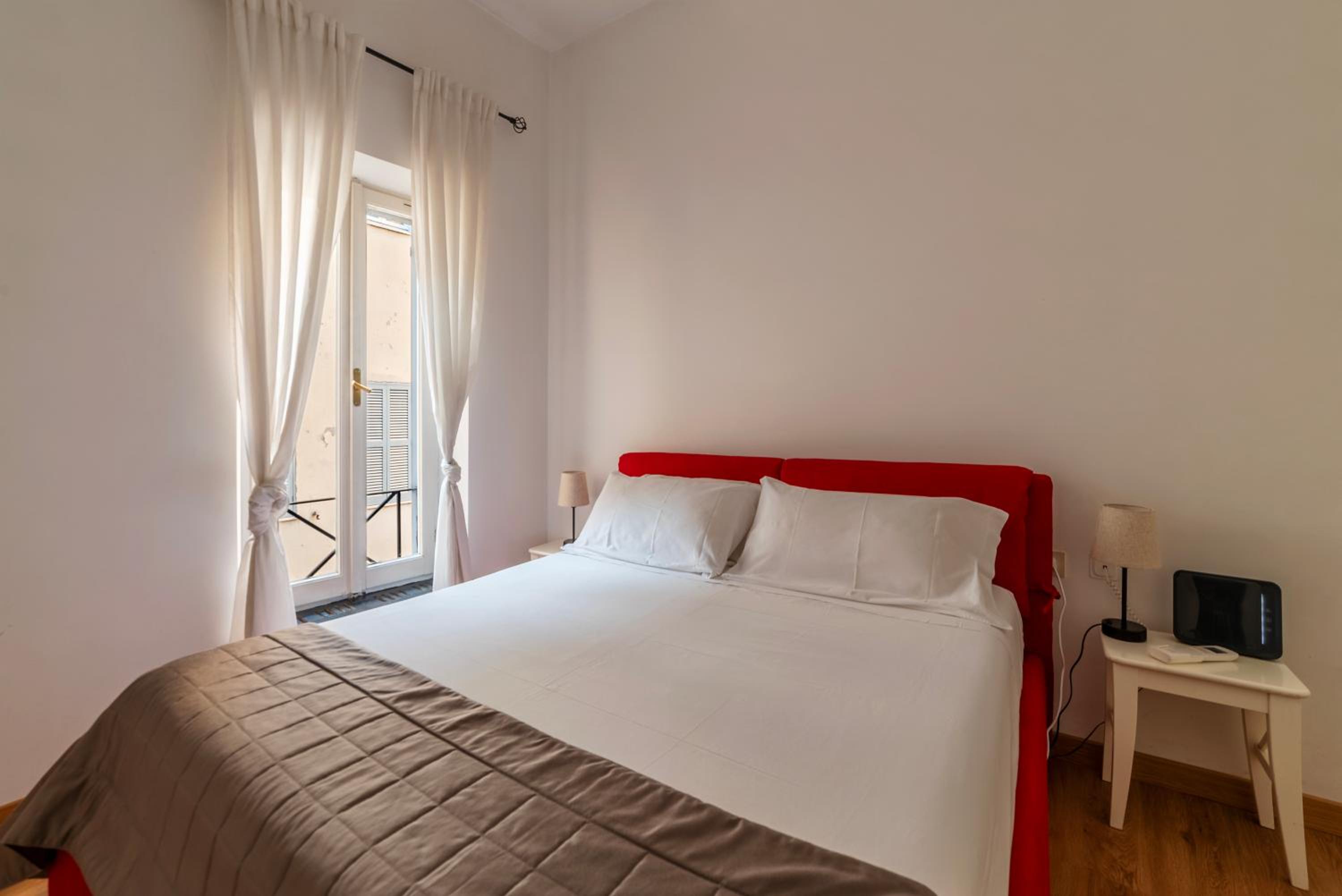 Via del Piè di Marmo Private Apartment