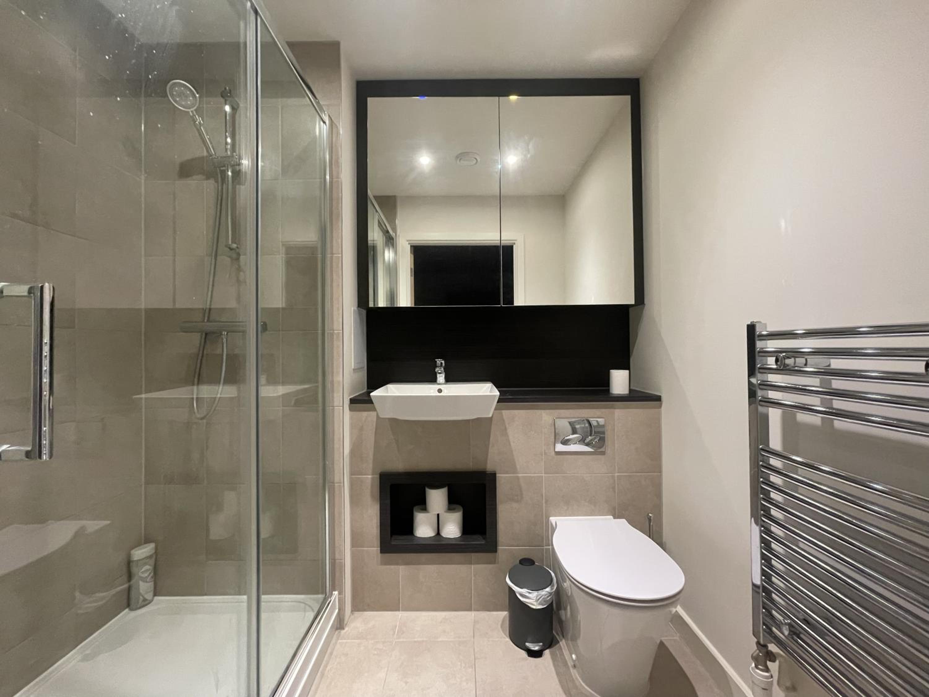 Modern 1-Bedroom Apartment in Wembley Park view 3
