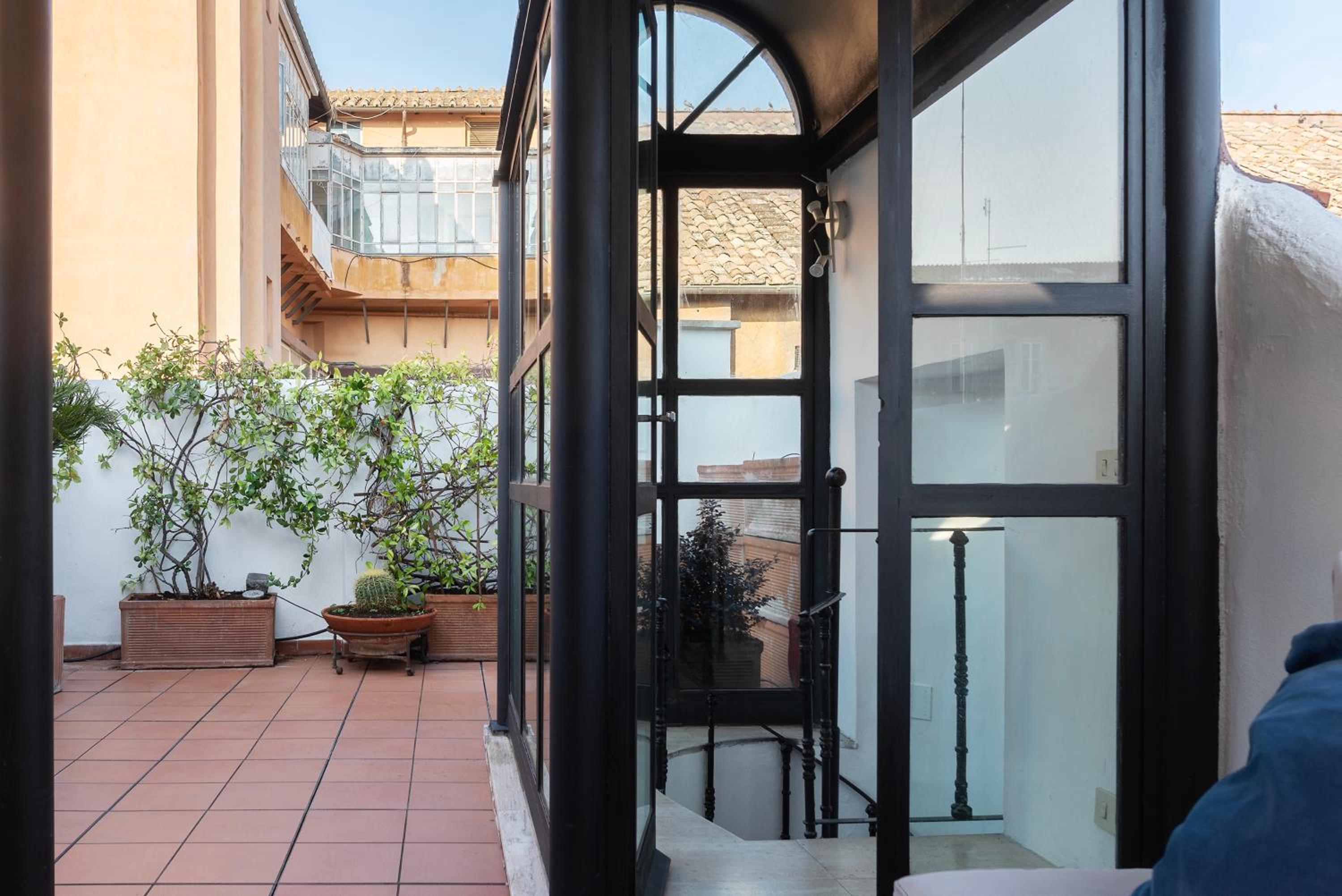 Via del Piè di Marmo Private Apartment