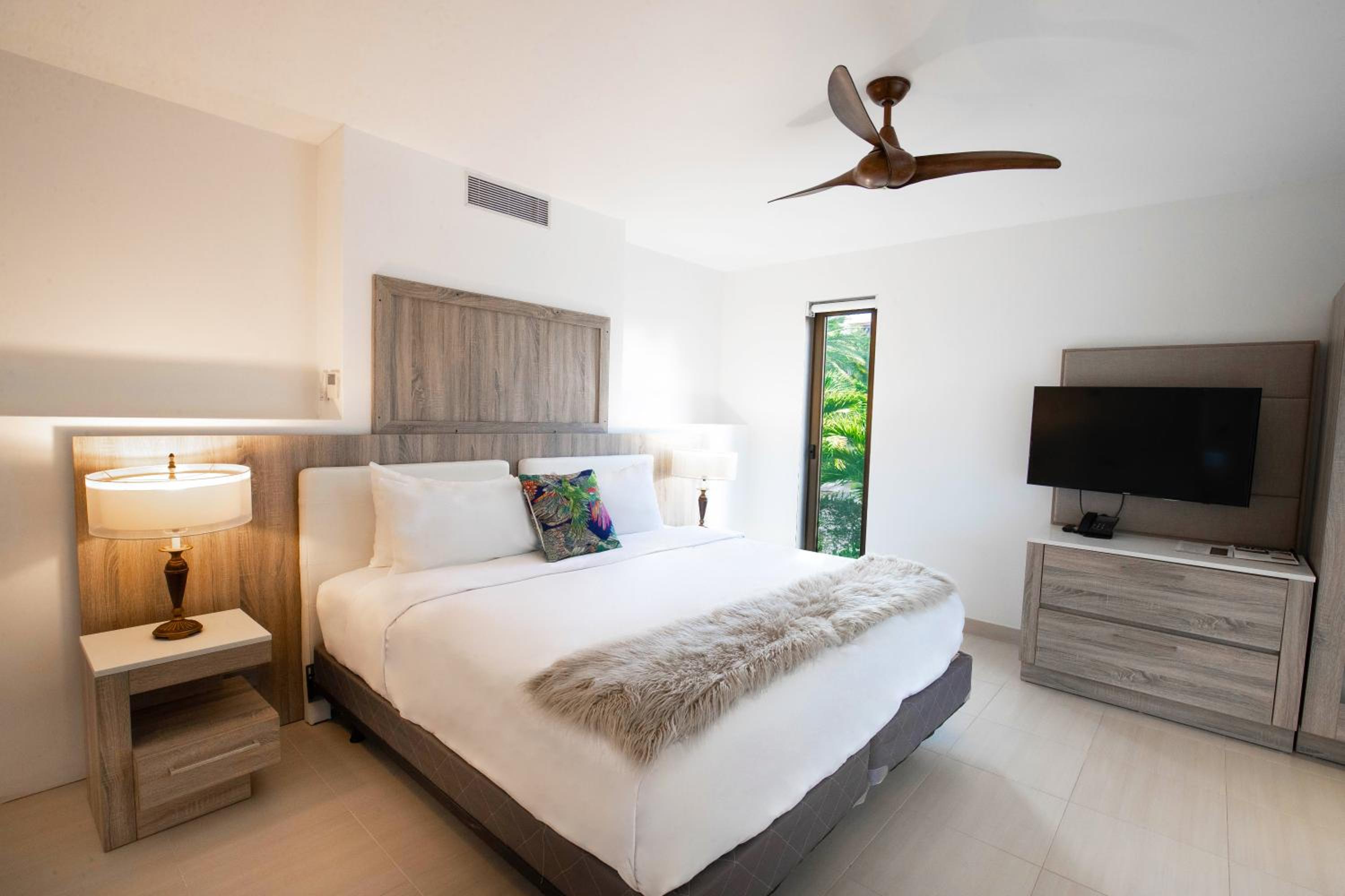 Hodges Bay Resort & Spa, an HQ Luxury Resort & Residences