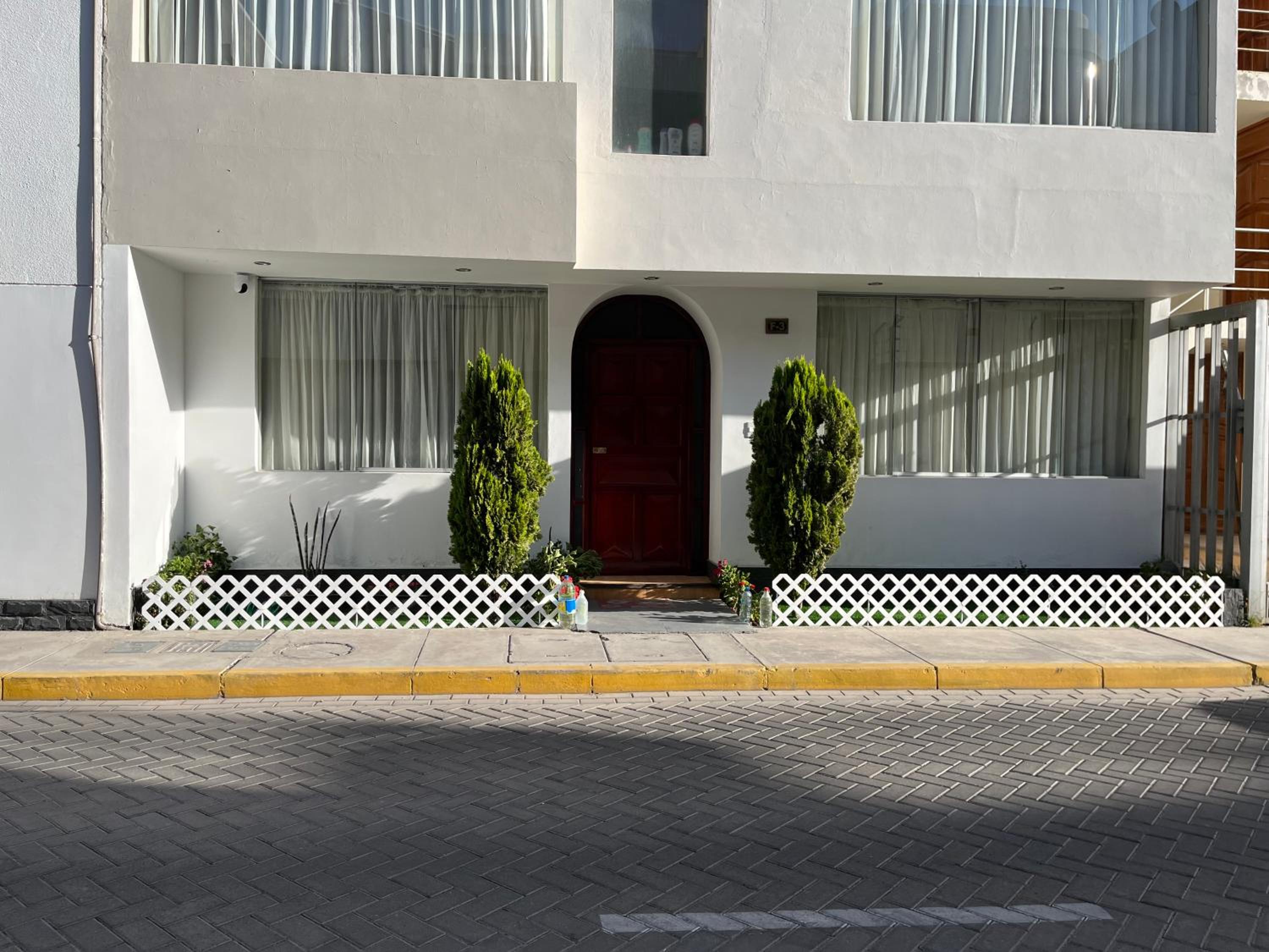 Cómodo apartamento en cayma view 2