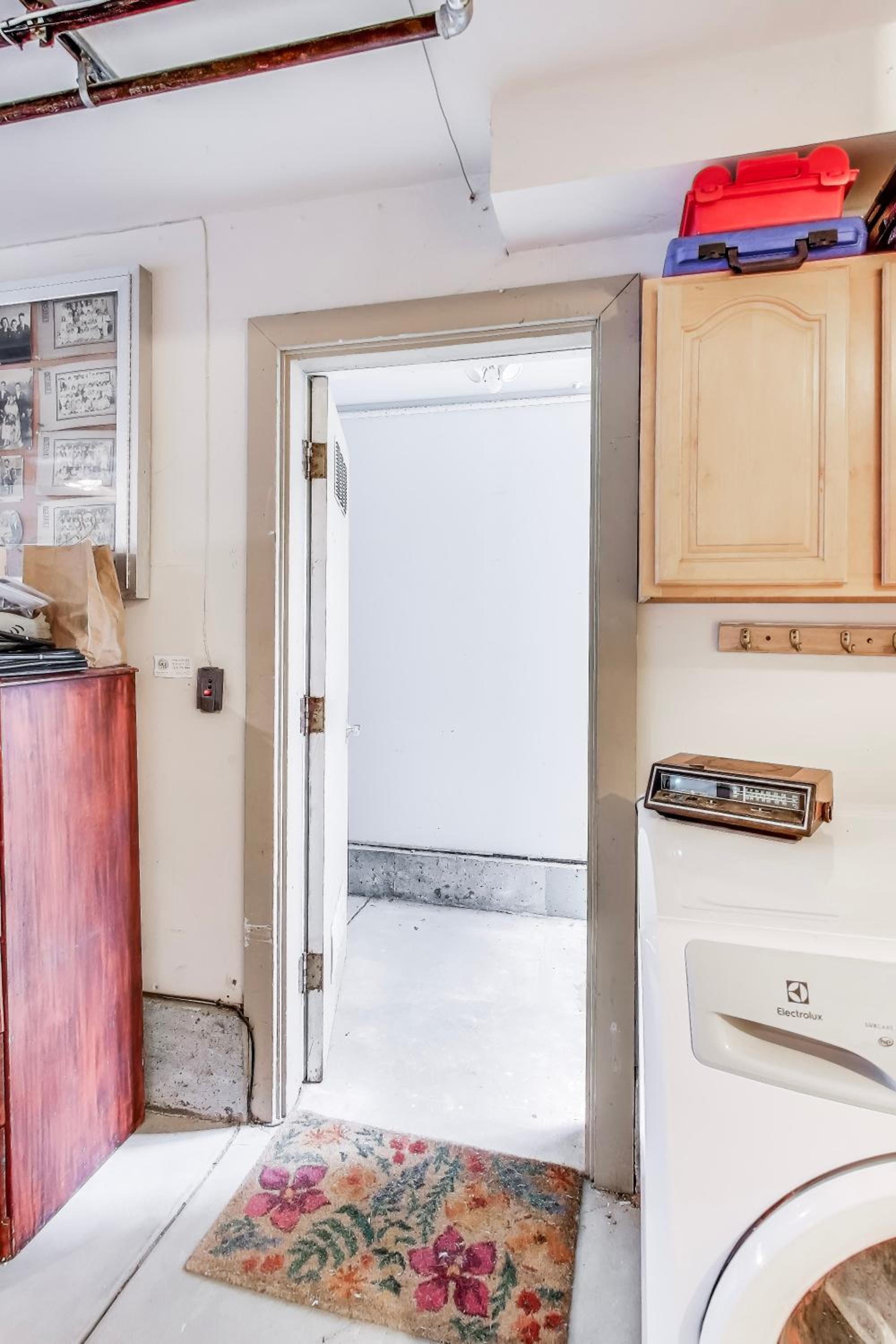 Cozy Marina Studio w Murphy Bed & Garden Oasis view 4
