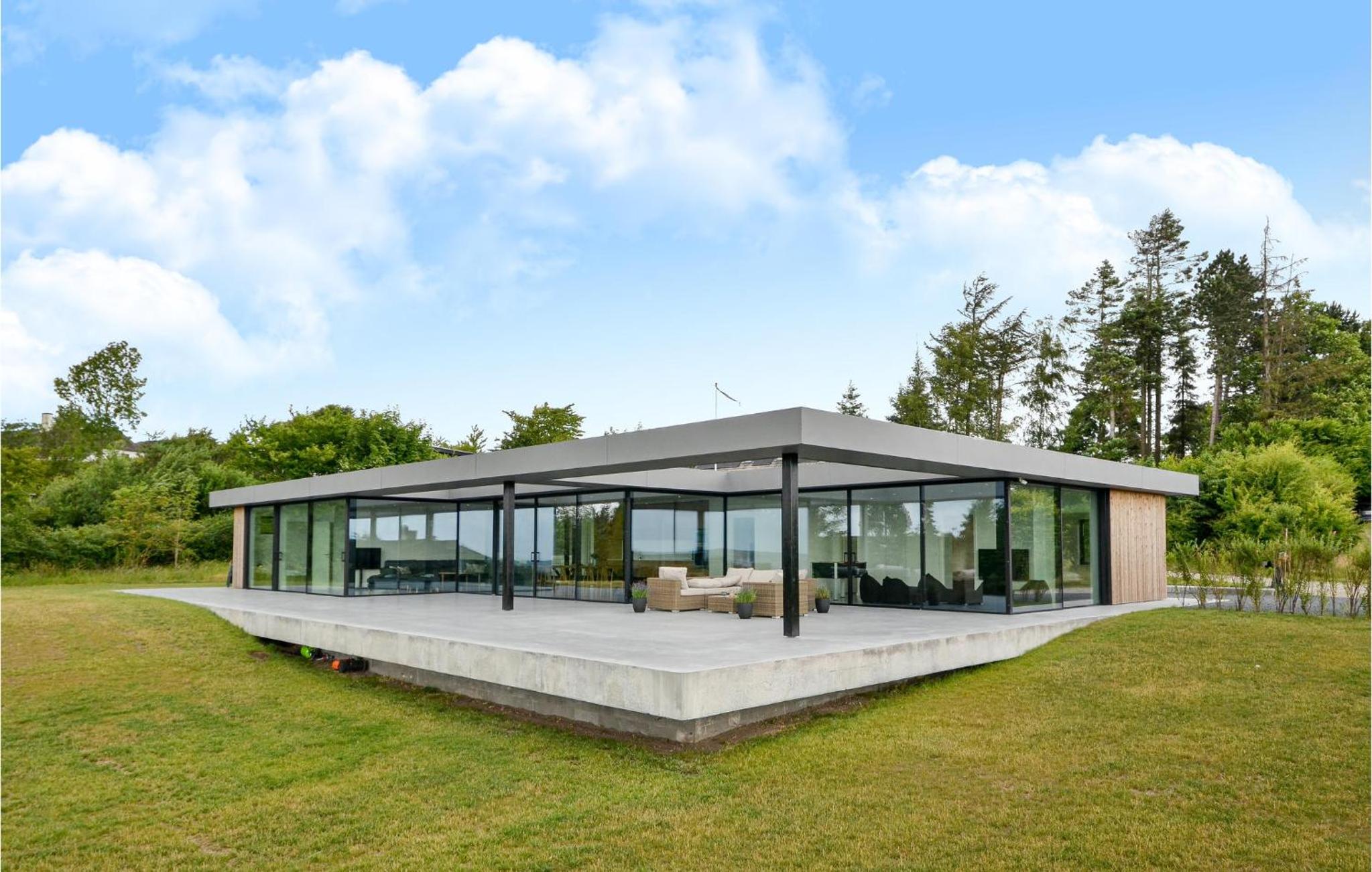 Amazing Home In Ebeltoft With Wifi