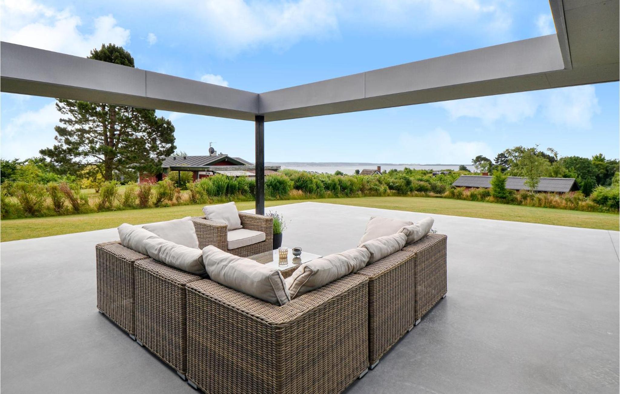 Amazing Home In Ebeltoft With Wifi