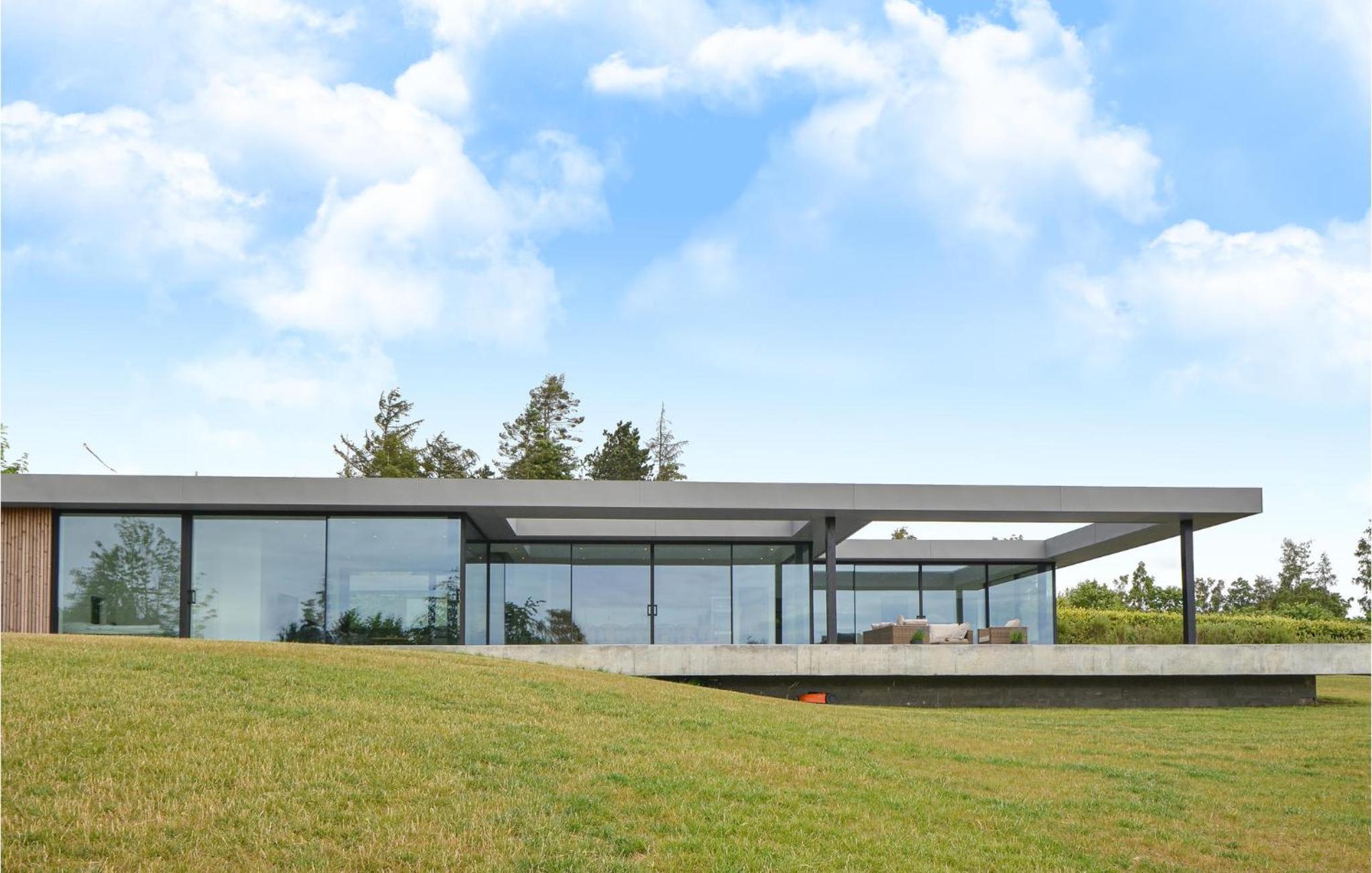 Amazing Home In Ebeltoft With Wifi