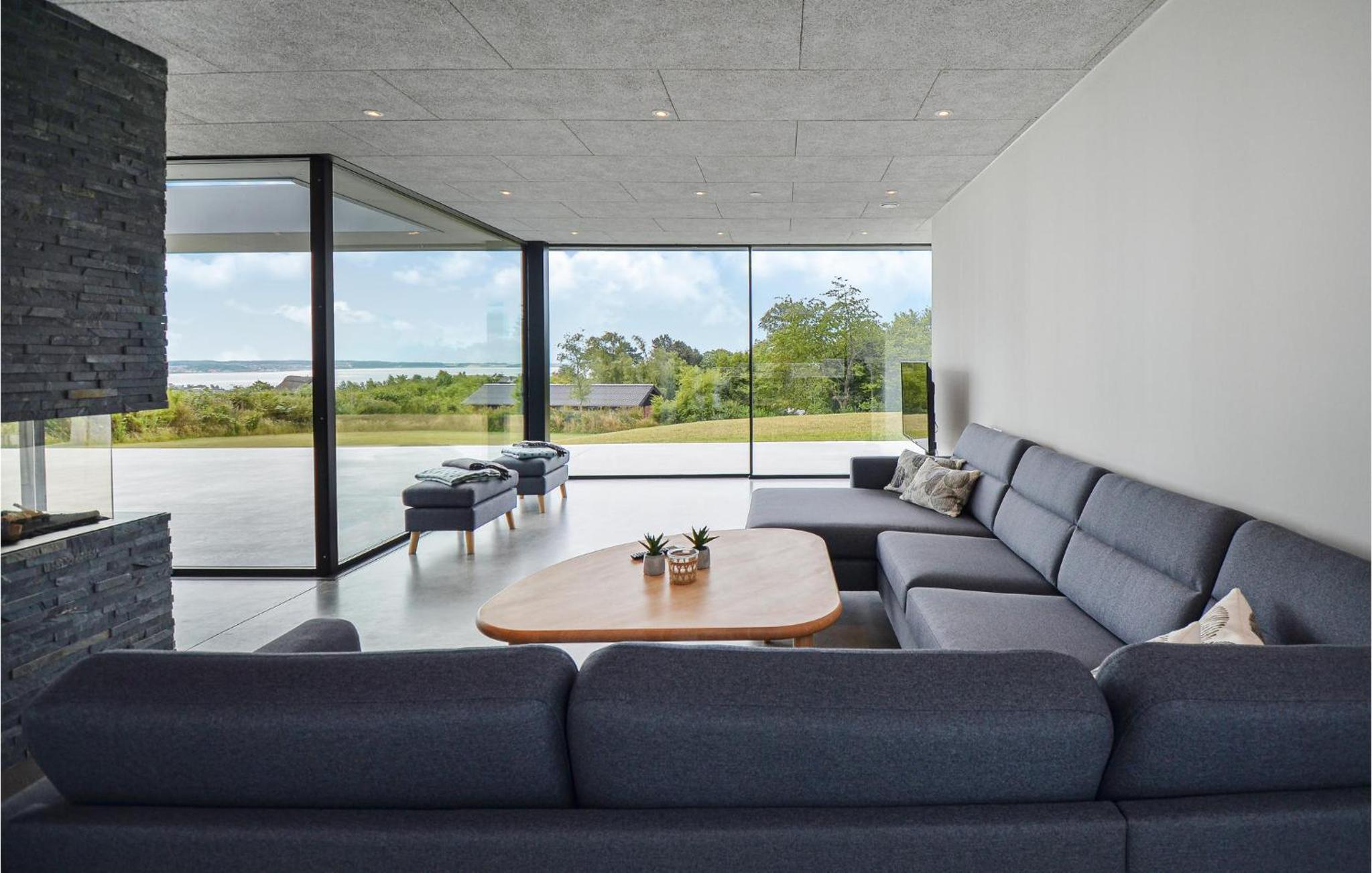 Amazing Home In Ebeltoft With Wifi