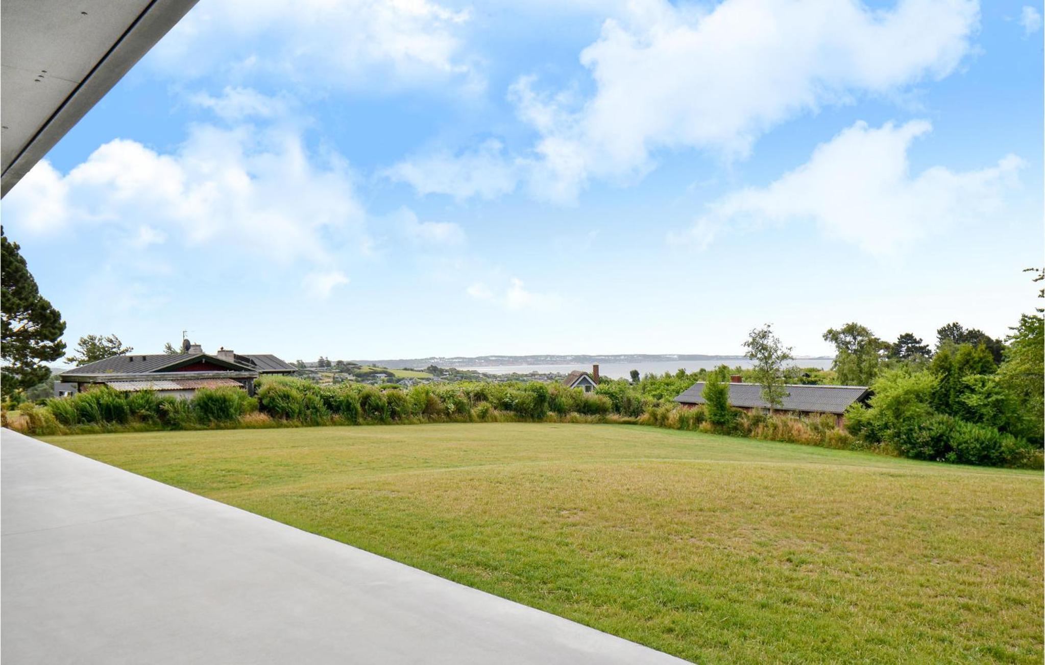 Amazing Home In Ebeltoft With Wifi
