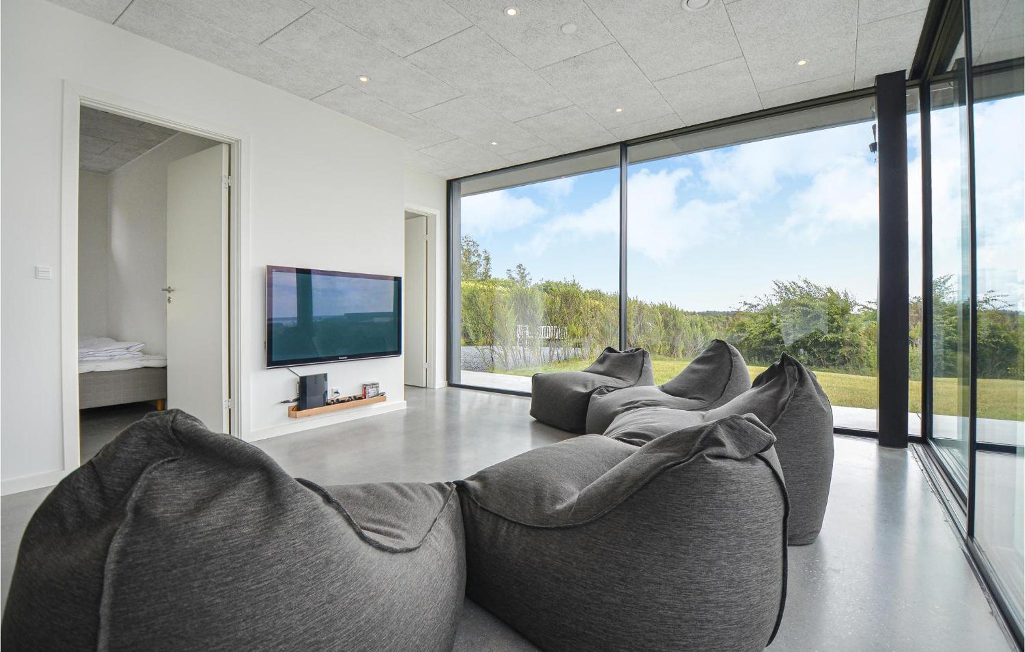 Amazing Home In Ebeltoft With Wifi